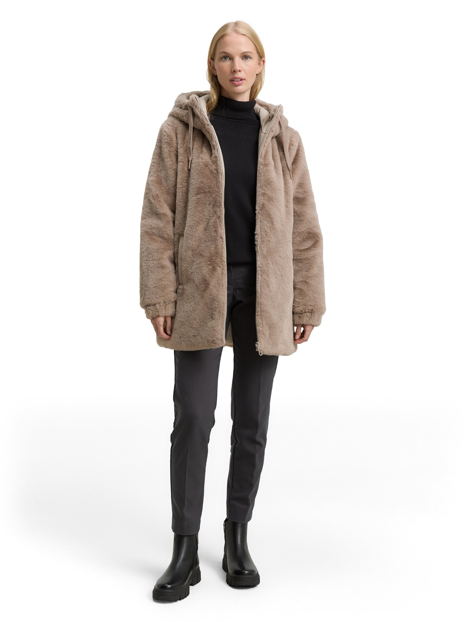 Wendemantel mit Kapuze