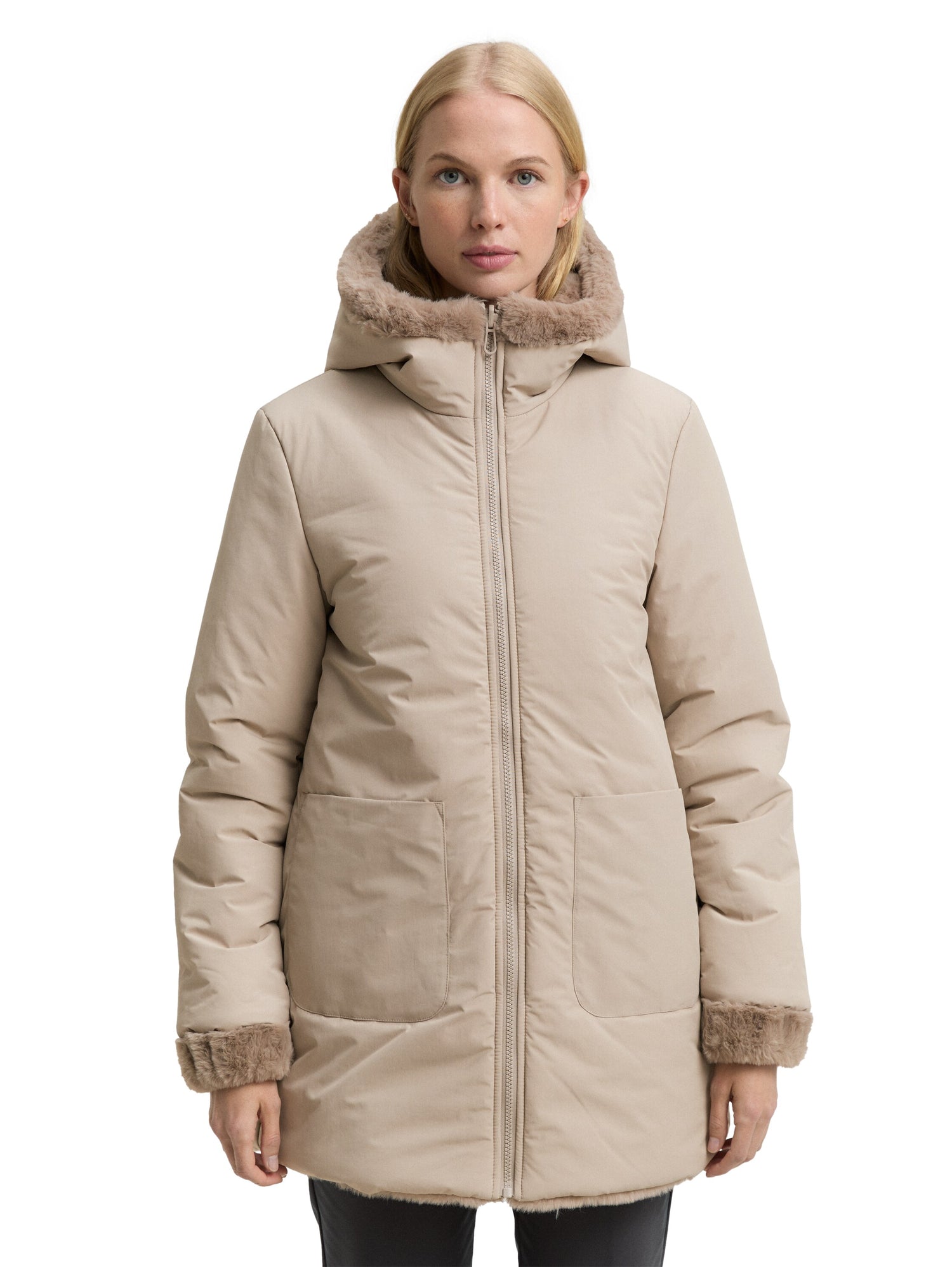 Wendemantel mit Kapuze