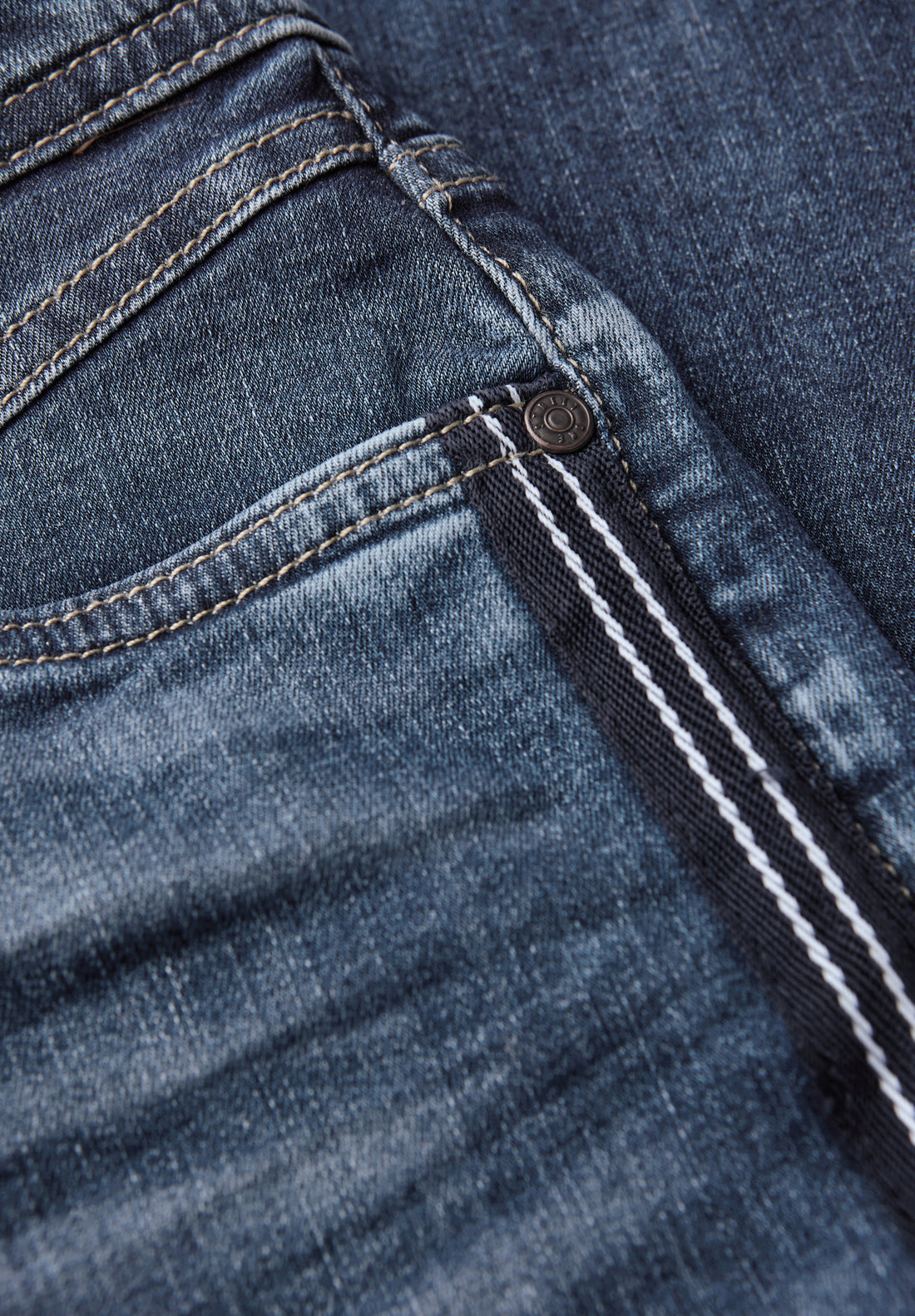 Jeans mit Gallonstreifen
