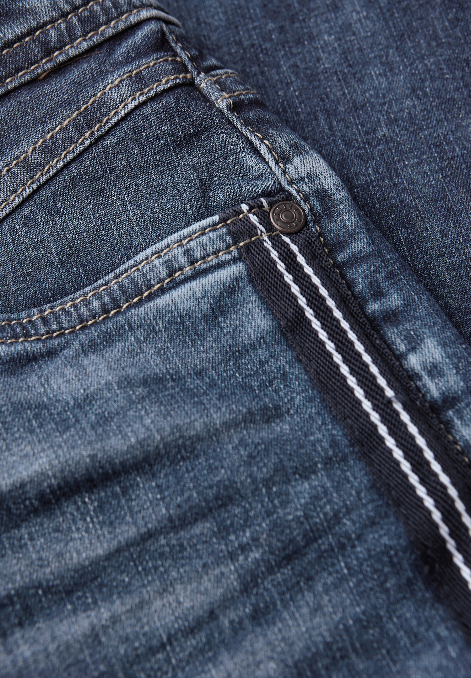 Jeans mit Gallonstreifen