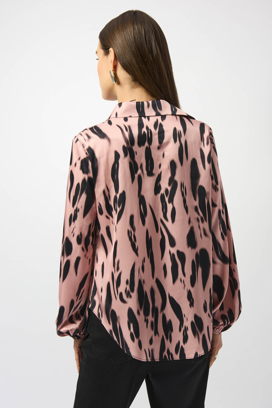 Shirt aus recyceltem Satin mit Tierdruck