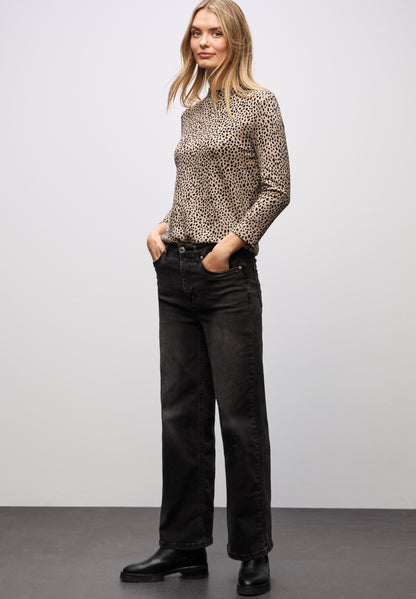 Basic Leo Turtleneck Shirt
