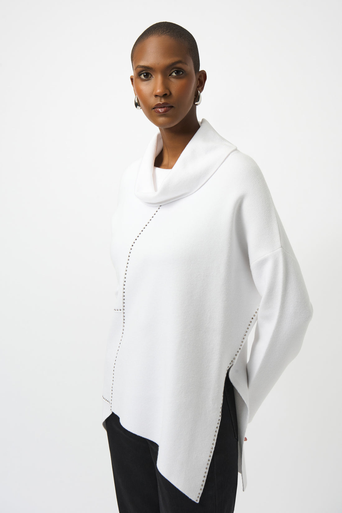 Asymmetrischer Strickpullover