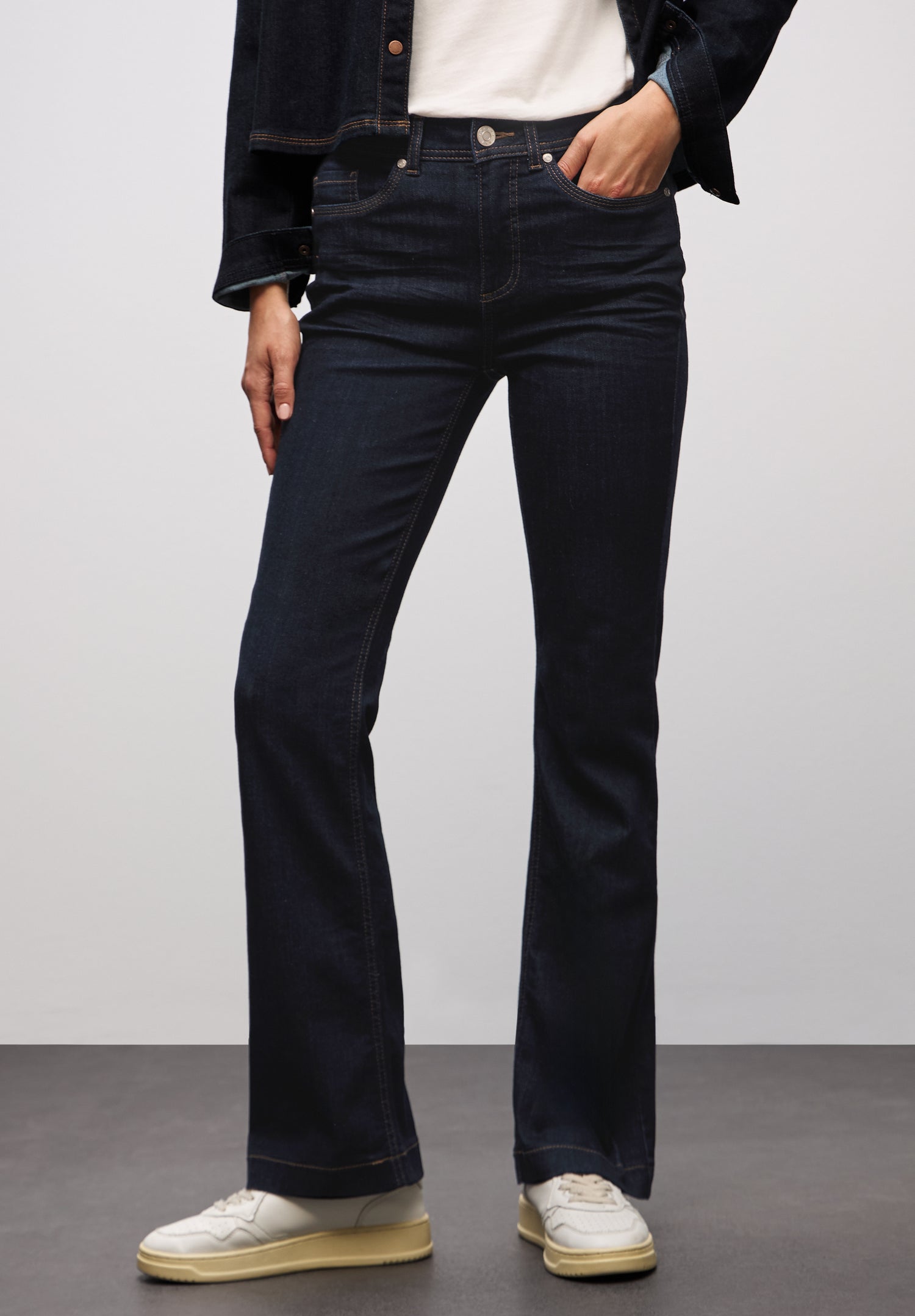 Street One Damen Bootcut Jeans Slim Fit High Waist Rinsed Look Baumwollmix