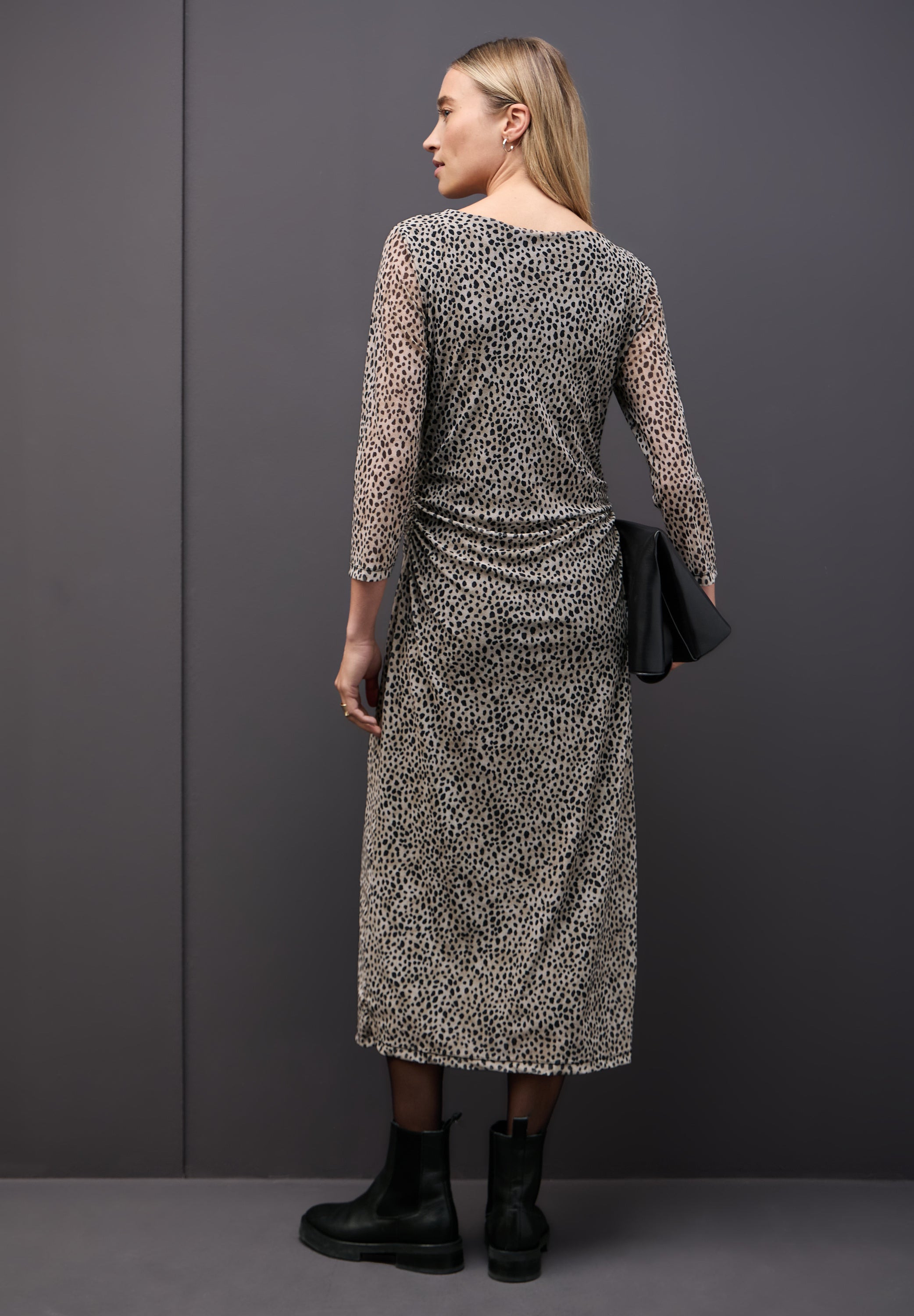 Mesh-Kleid mit Leo-Muster