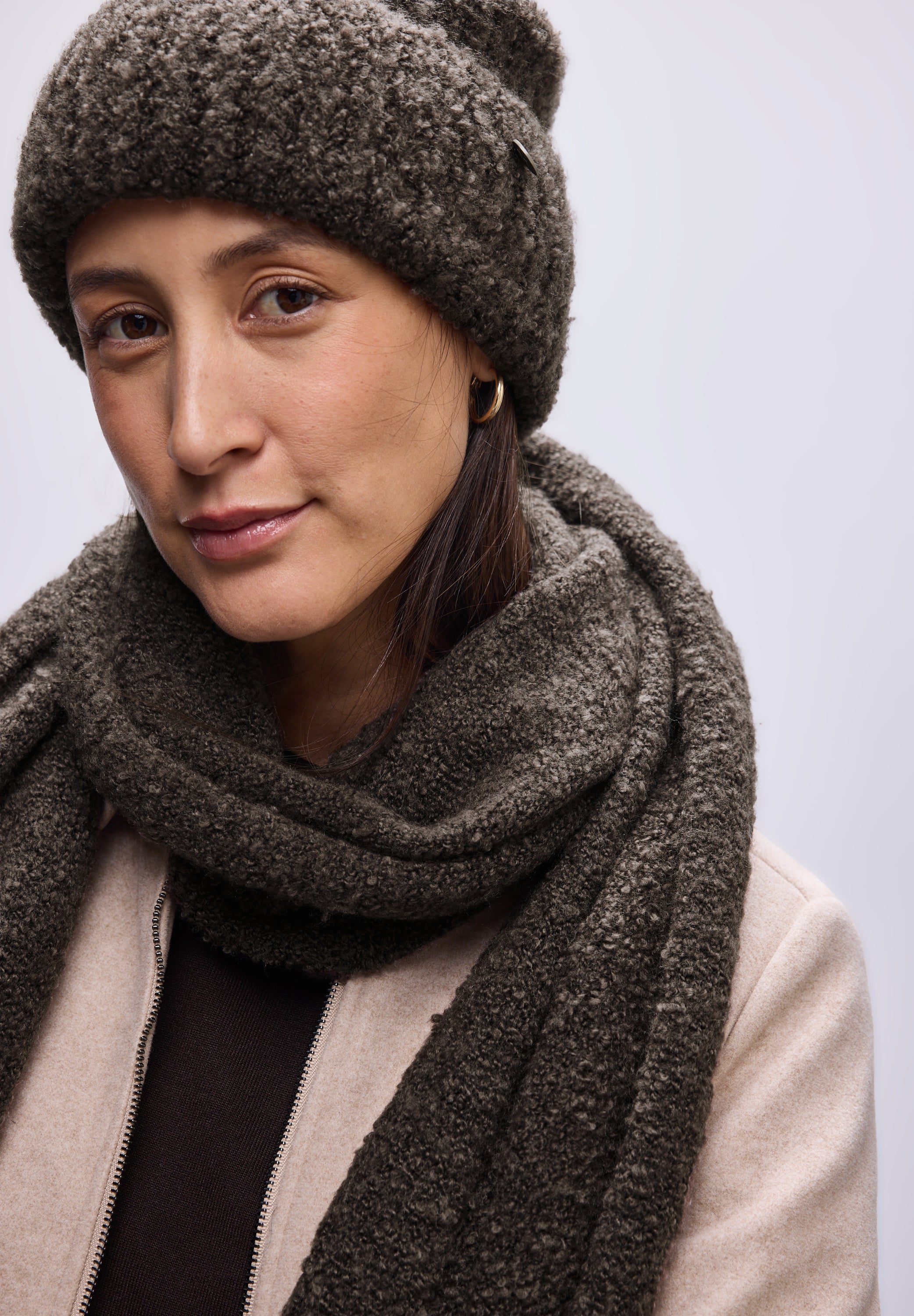 Street One Damen Strickmütze Bouclé Struktur Angenehmer Tragekomfort