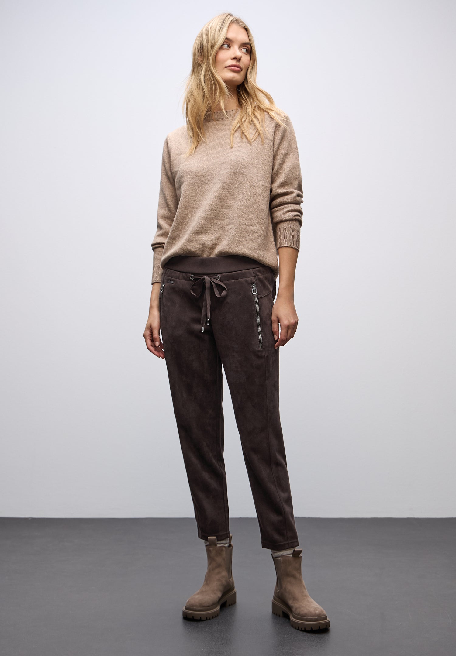 Street One Damen Hose Loose Fit Bonny Mid Waist Slim Legs Elastischer Bund