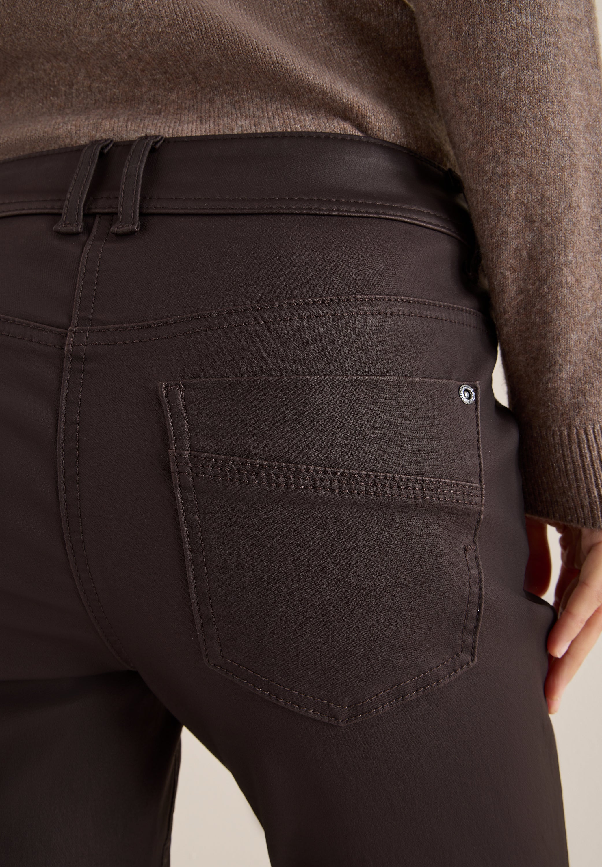 CECIL Damen Beschichtete Hose Slim Fit Mid Waist Slim Legs 5-Pocket