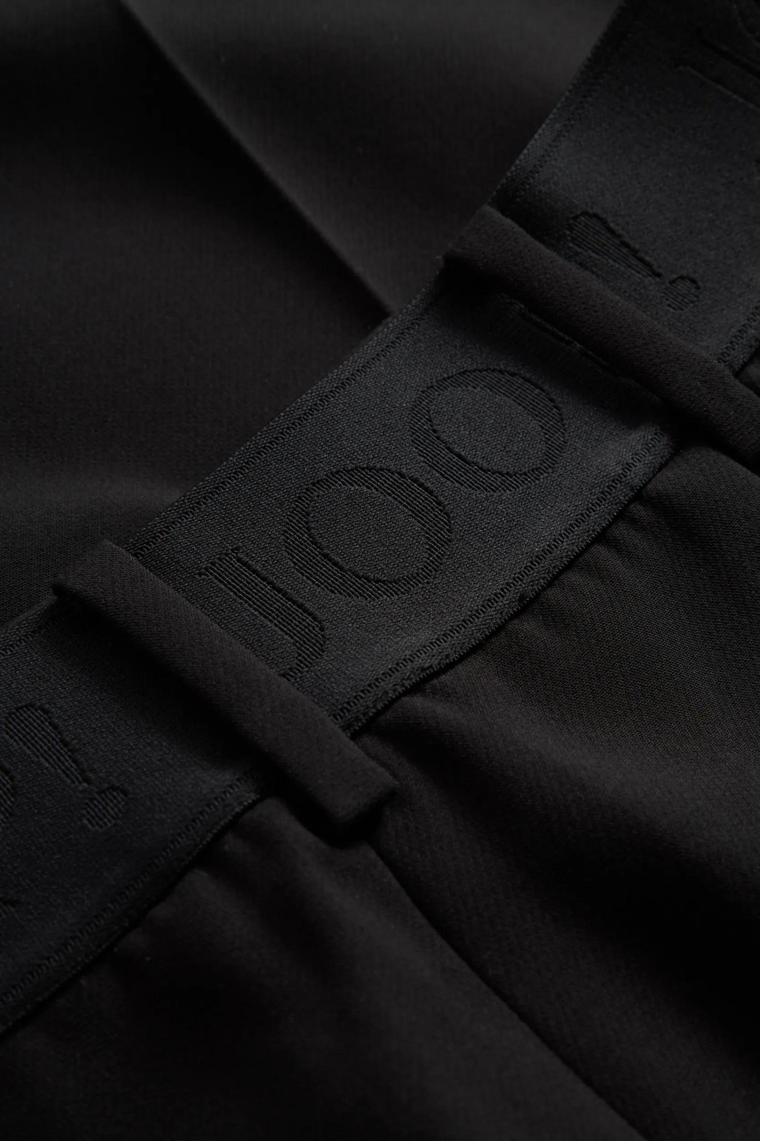 261P58Paris2 10017927