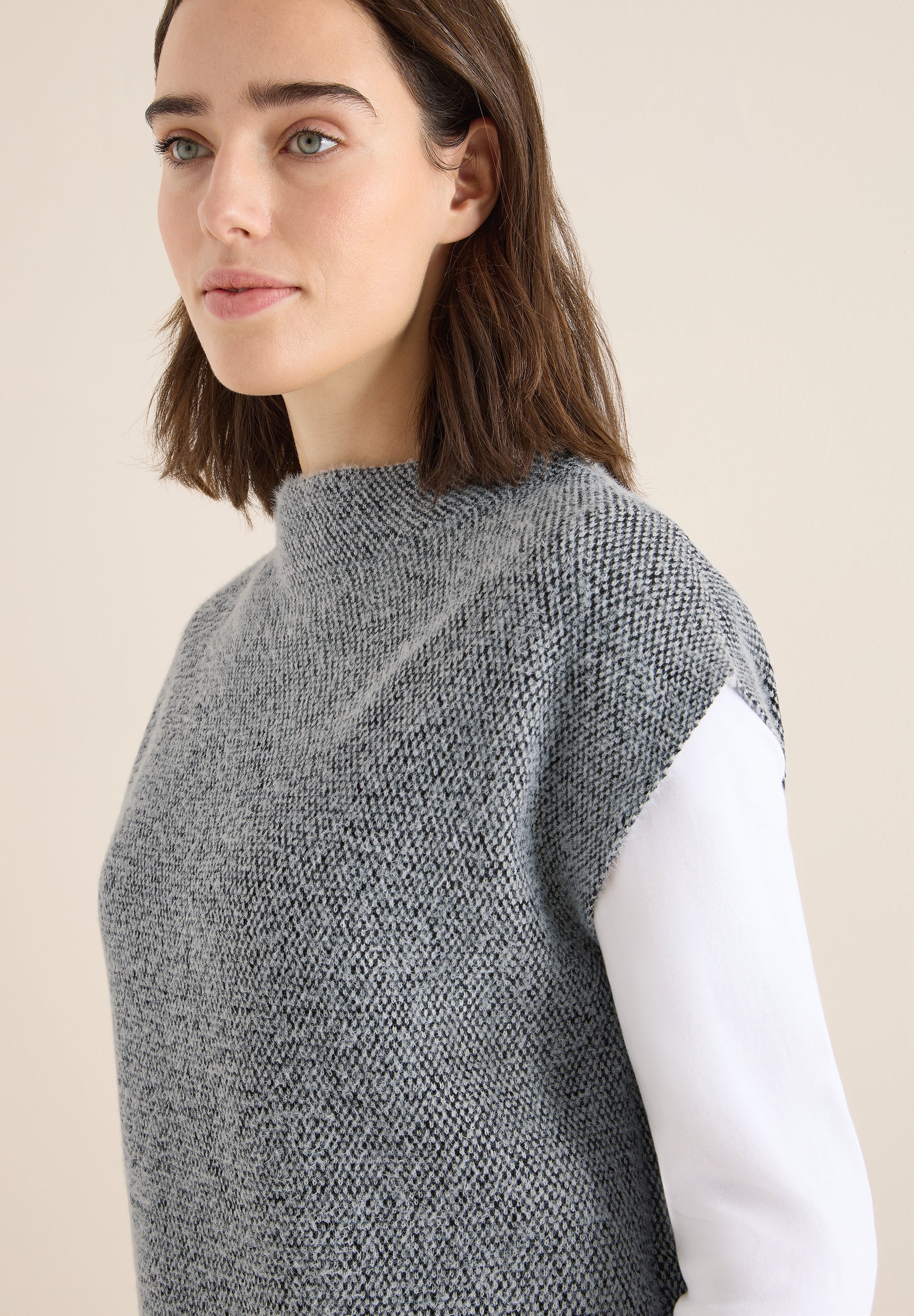 CECIL Damen Pullover Turtleneck ärmellos Two-Tone Federgarn