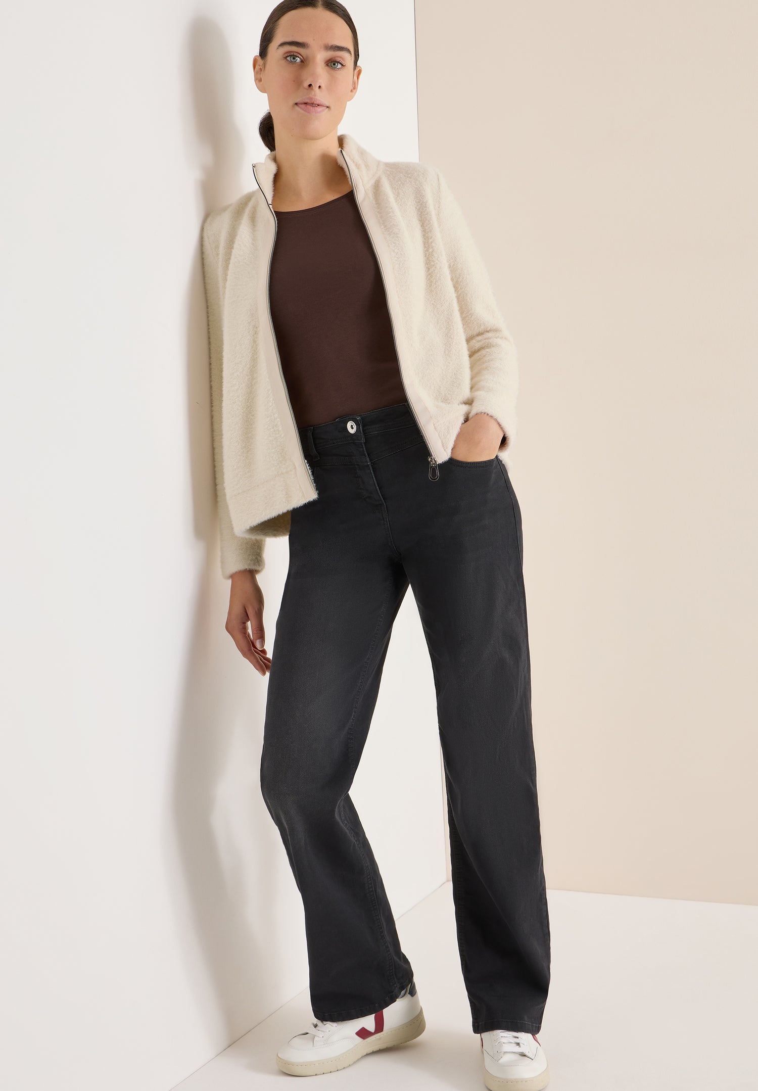 CECIL Damen Leichte Jacke Stehkragen Langarm Weiche Federgarnqualität