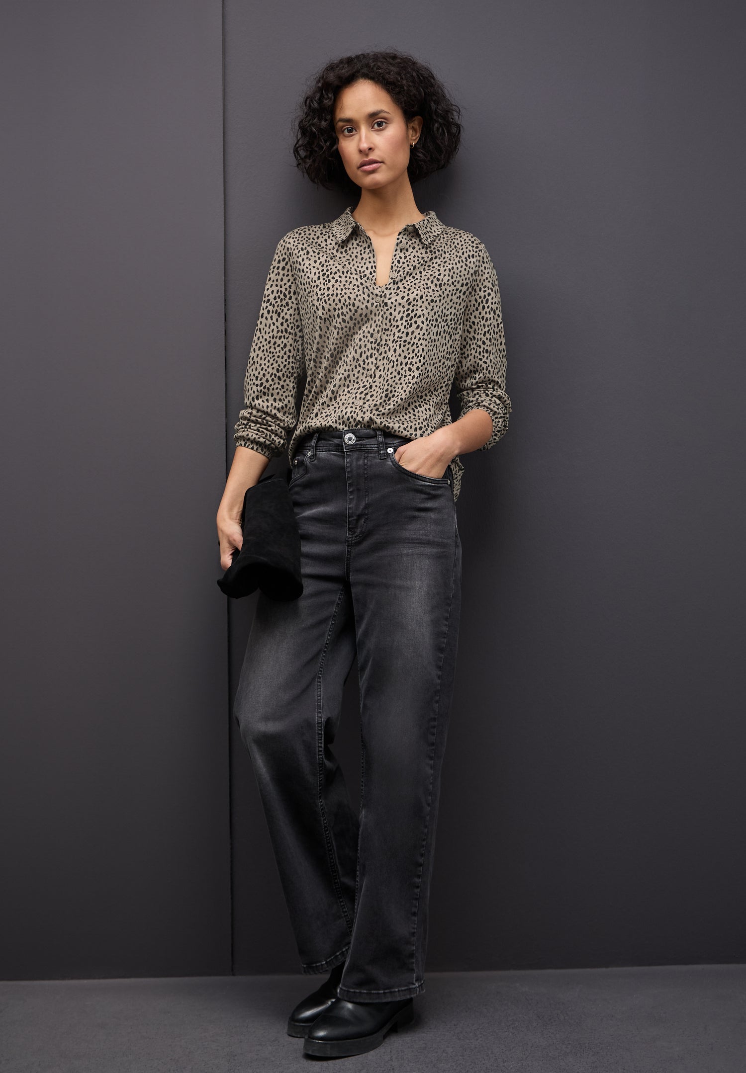 Street One Damen Tunika-Shirt Hemdkragen Leo-Print Modal Baumwolle