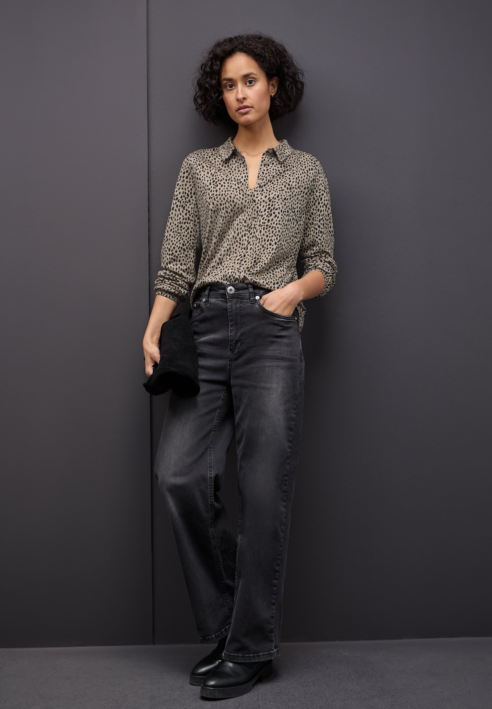 Street One Damen Tunika-Shirt Hemdkragen Leo-Print Modal Baumwolle