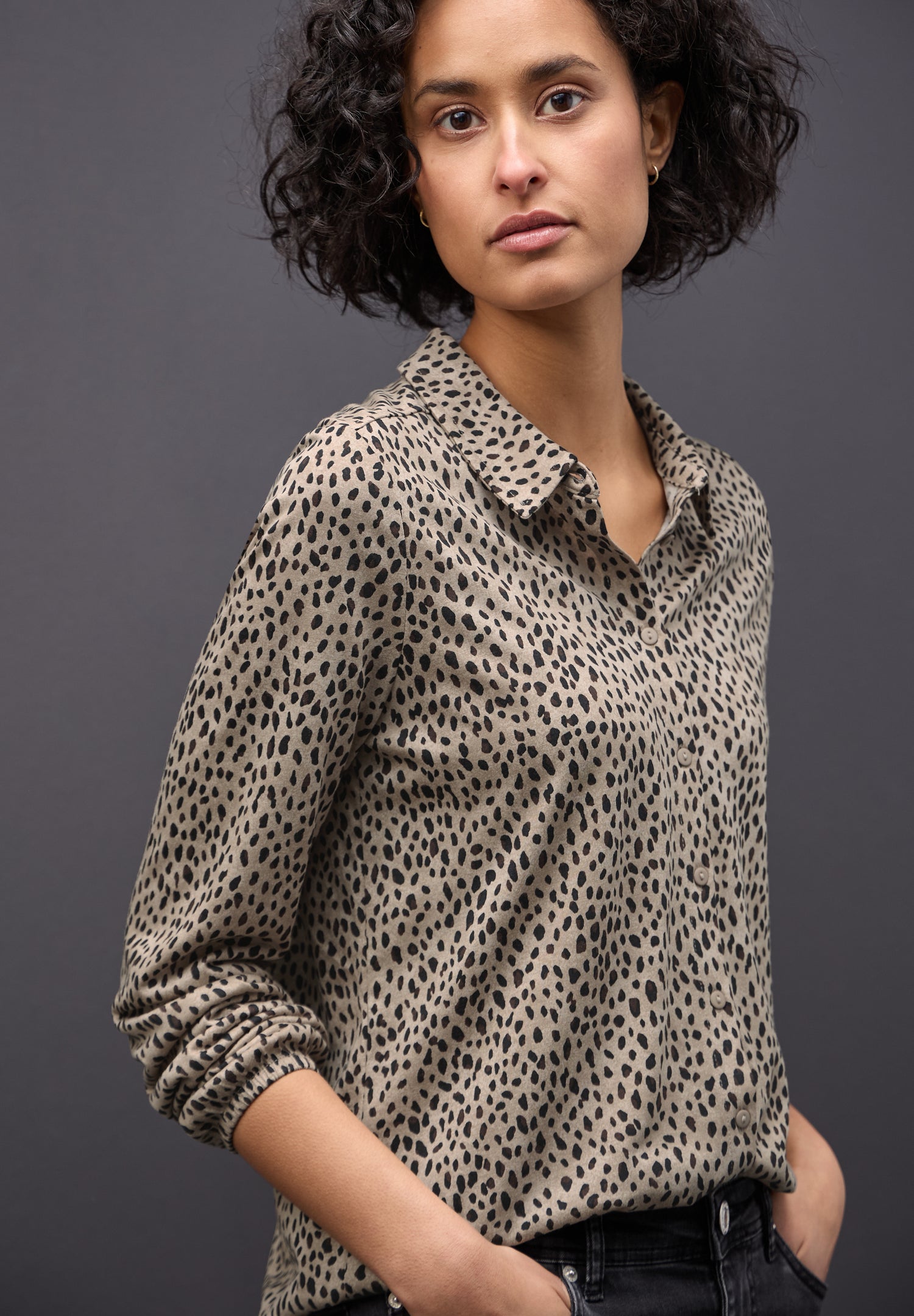 Street One Damen Tunika-Shirt Hemdkragen Leo-Print Modal Baumwolle