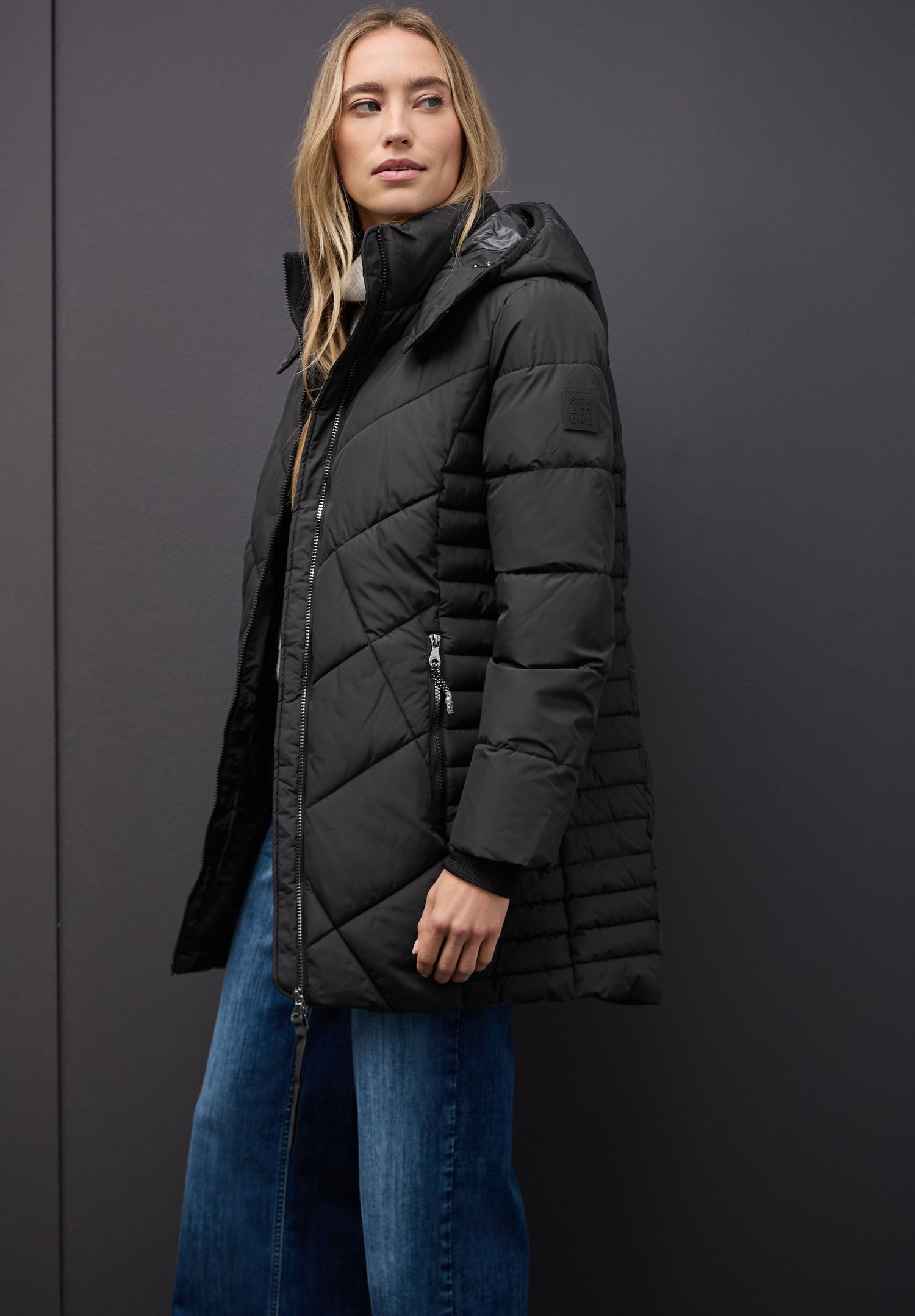Street One Damen Steppjacke Abnehmbare Kapuze Zipper-Taschen Modisches Steppmuster