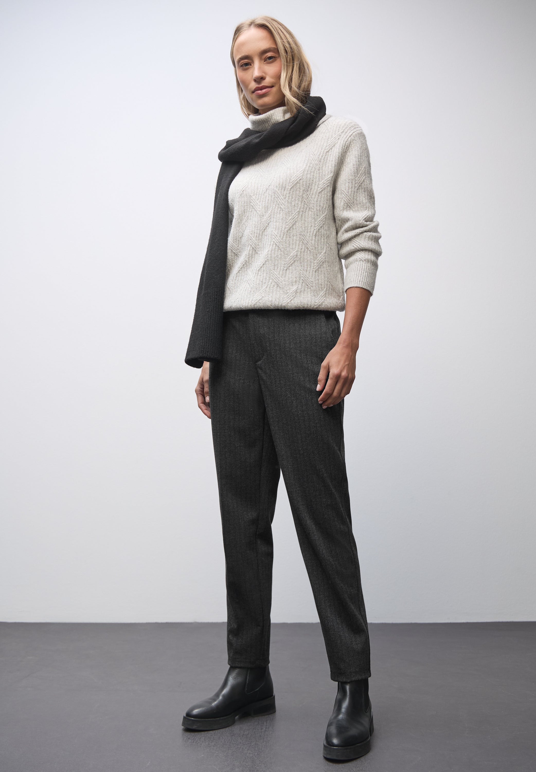 Street One Damen Chinohose Casual Fit Slim Legs Fischgrät-Muster