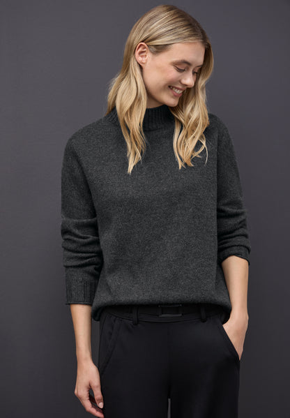 Basic Turtleneck Pullover