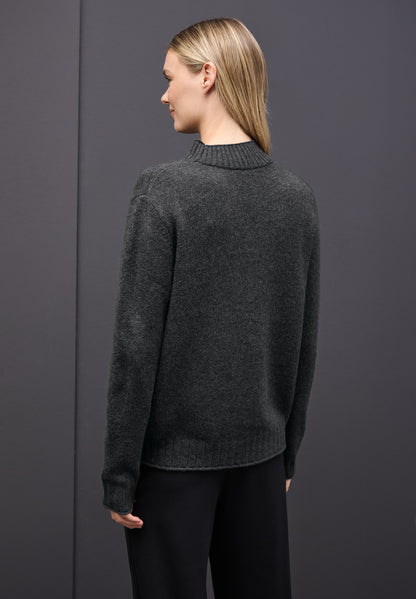Basic Turtleneck Pullover