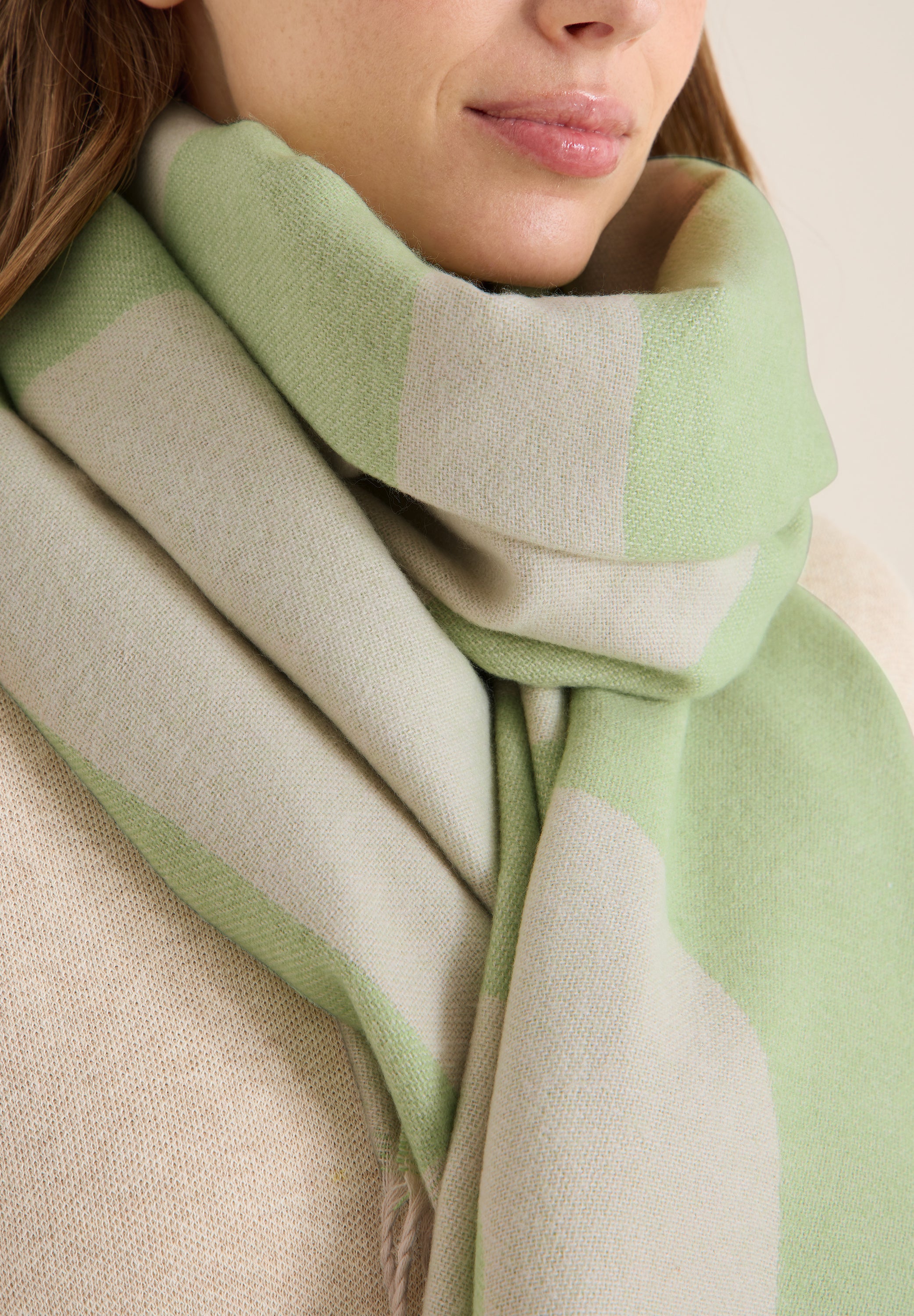 CECIL Damen Schal Wording Artwork Fransen Weich Gemütlich