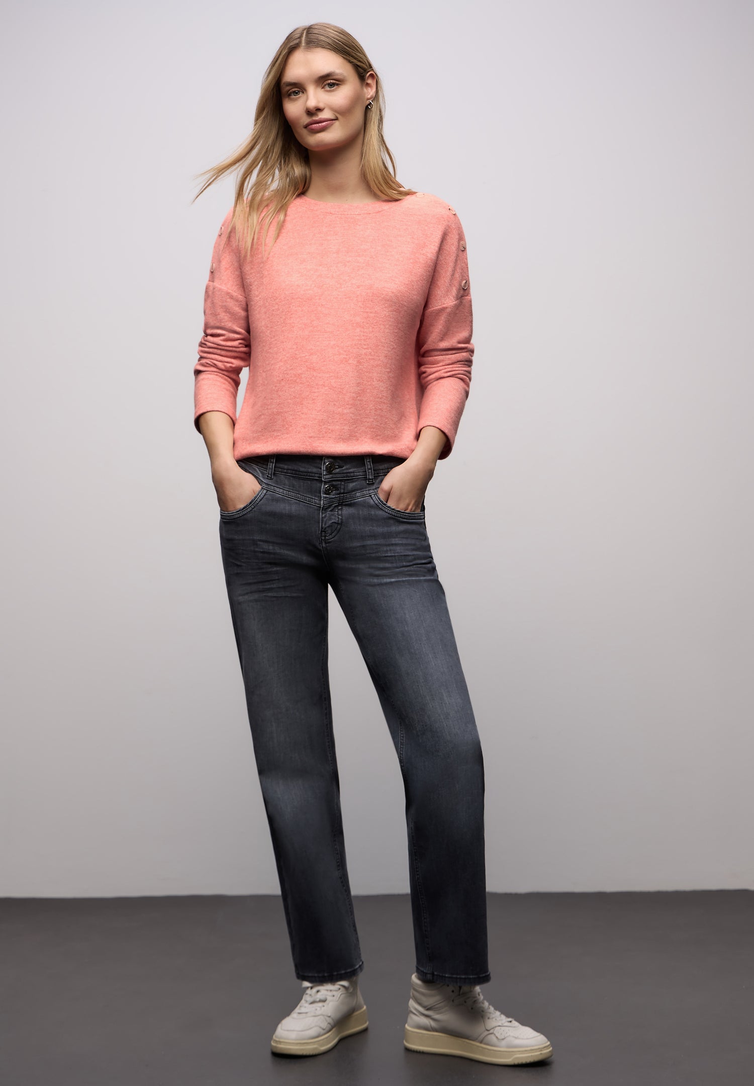Street One Damen Shirt Melange Look Knopfdetail Rundhalsausschnitt
