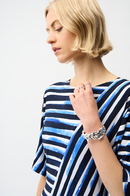 Ausgestelltes Jerseykleid mit Streifenprint