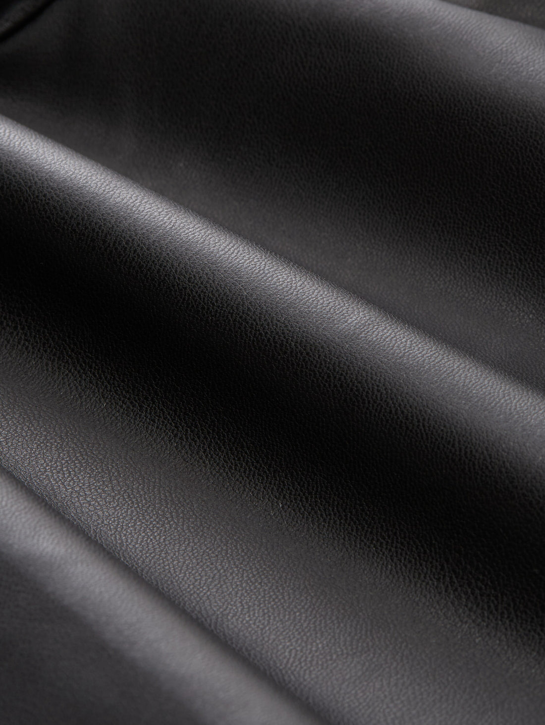 Shorts in Lederoptik