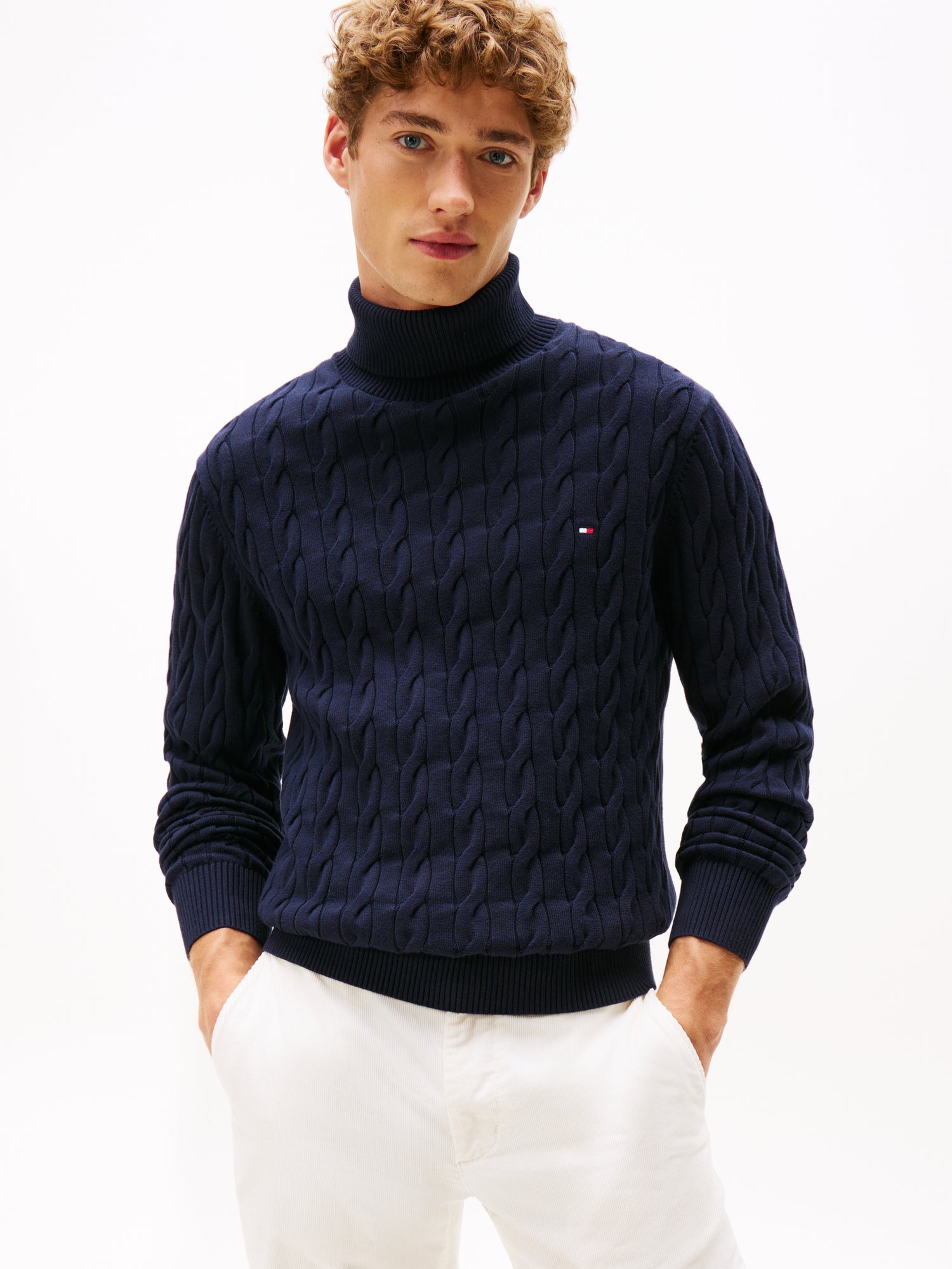 CLASSIC COTTON CABLE ROLL NECK