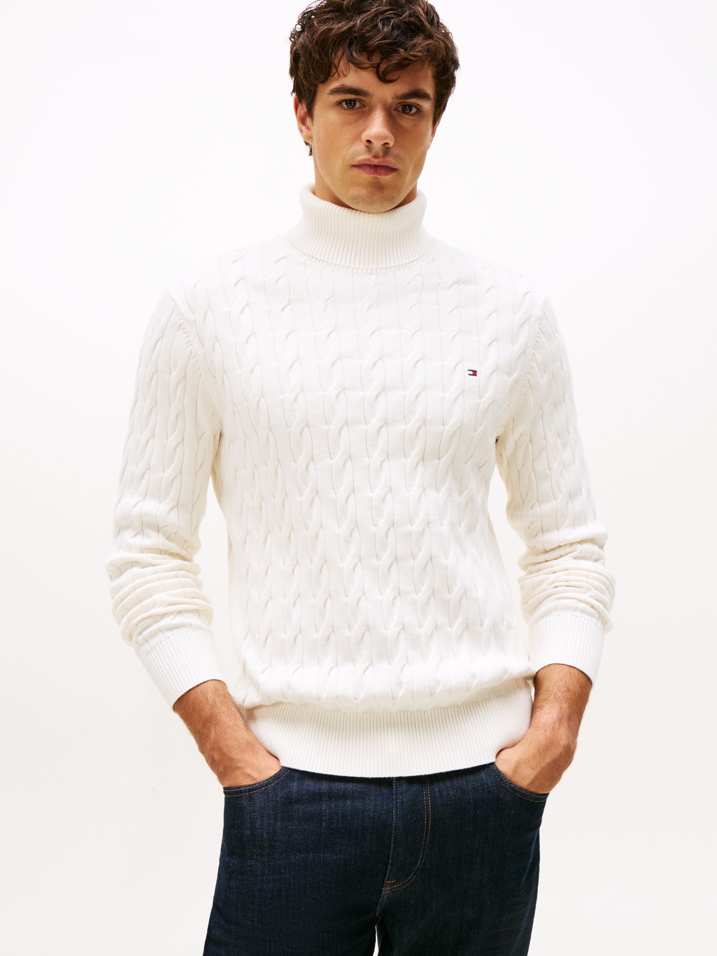 CLASSIC COTTON CABLE ROLL NECK