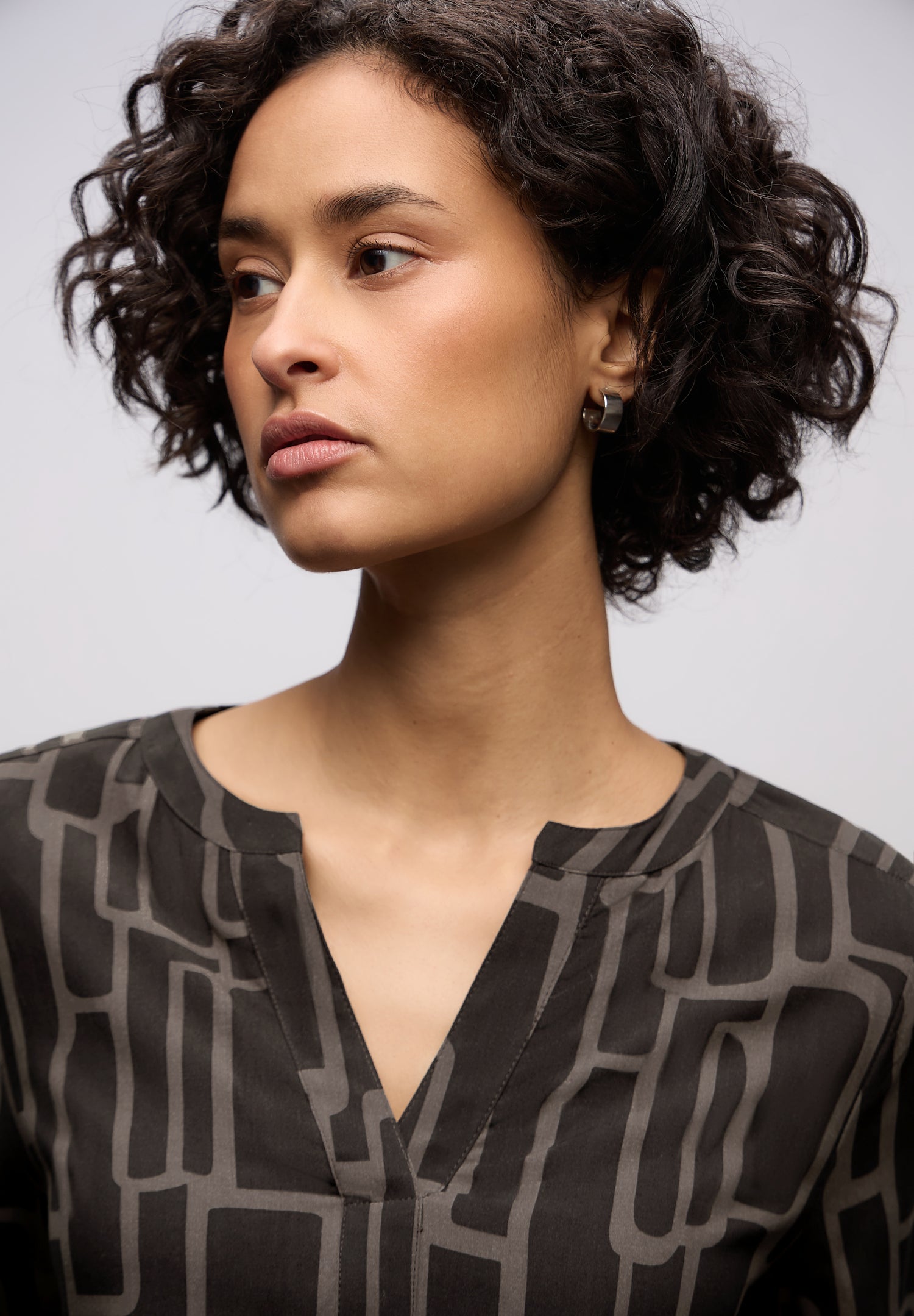 Street One Damen Tunika Split Neck Langarm Grafisches Muster Viskose