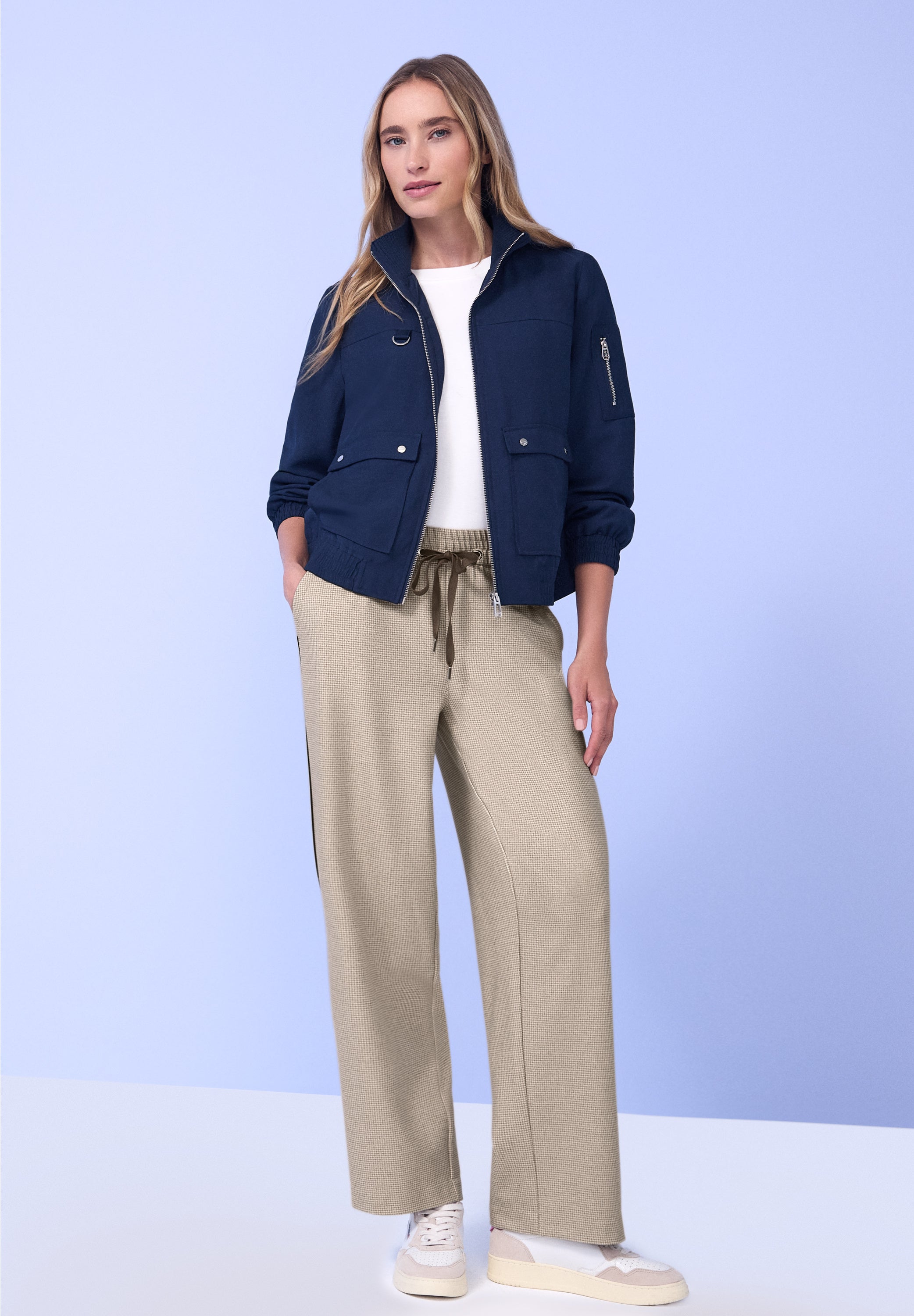 Street One Damen Hose Straight Leg Loose Fit Mid Waist Modern Elastischer Bund