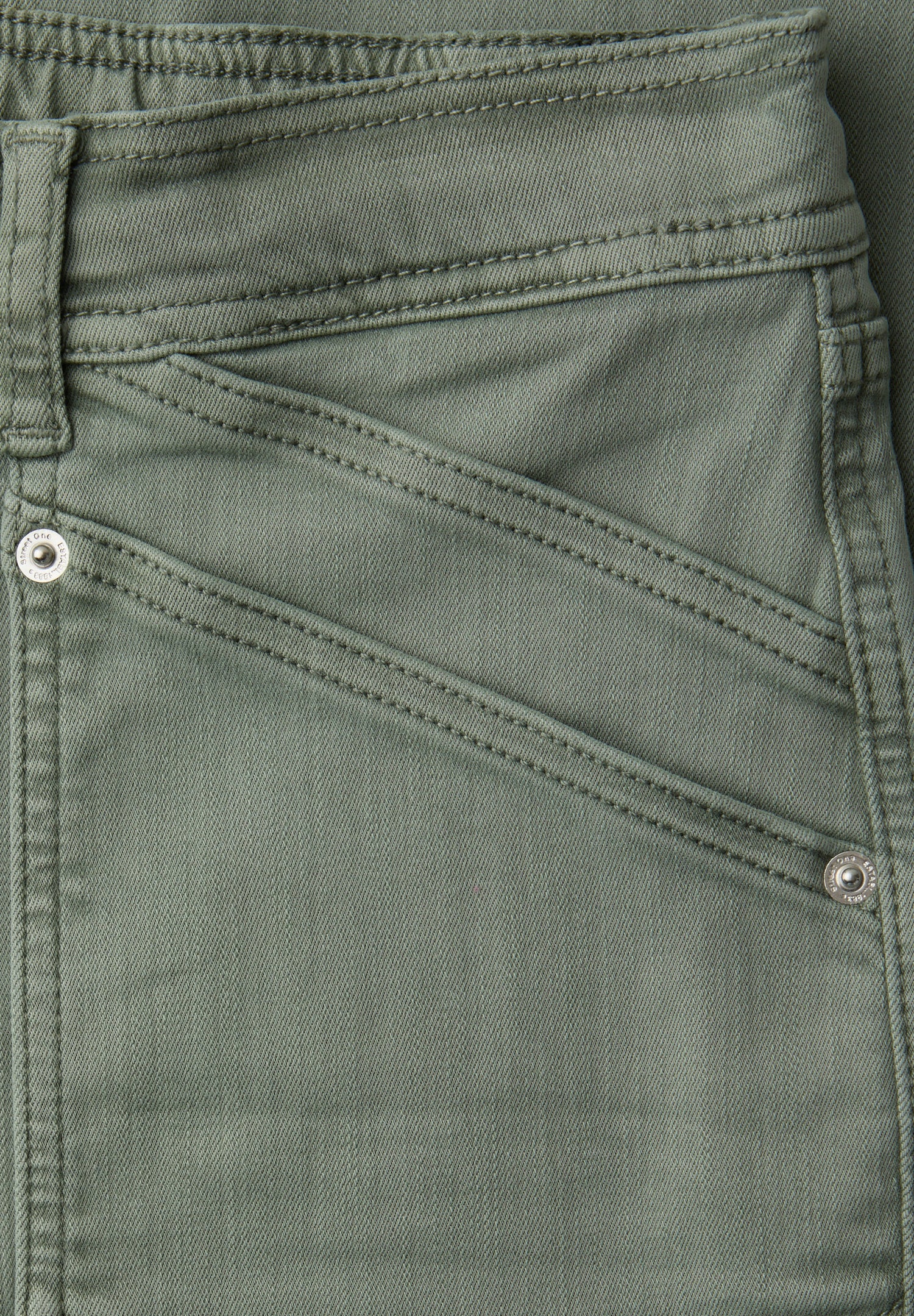 Street One Damen Cargo Jeans Charlie Loose Fit Slim Legs elastischer Bund Cargotaschen