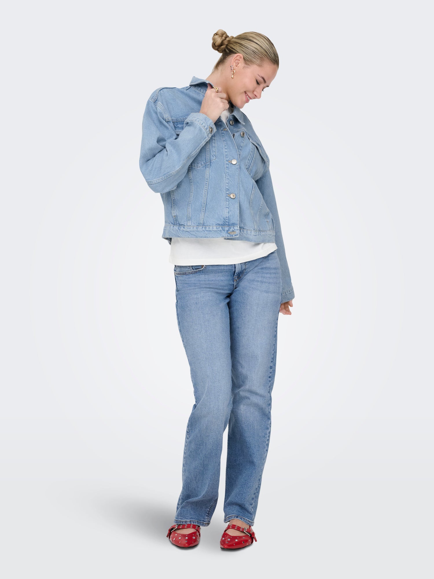 ONLY Zeitlose Damen Jeansjacke mit Knopfleiste Fly-Away Kragen
