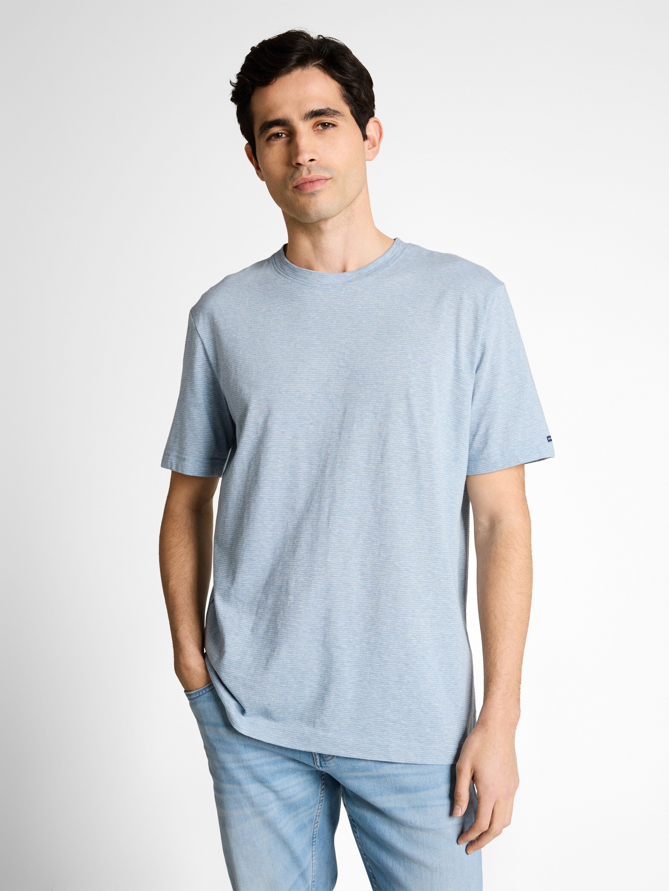 T-Shirt mit feinem Streifenmuster