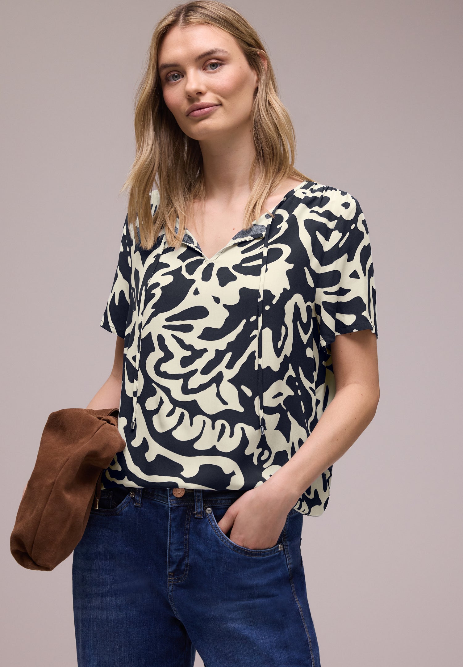 Bluse mit String-Detail