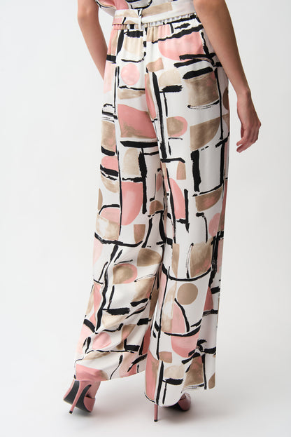 Schlupfhose mit weitem Bein und abstraktem Muster aus recyceltem Satin