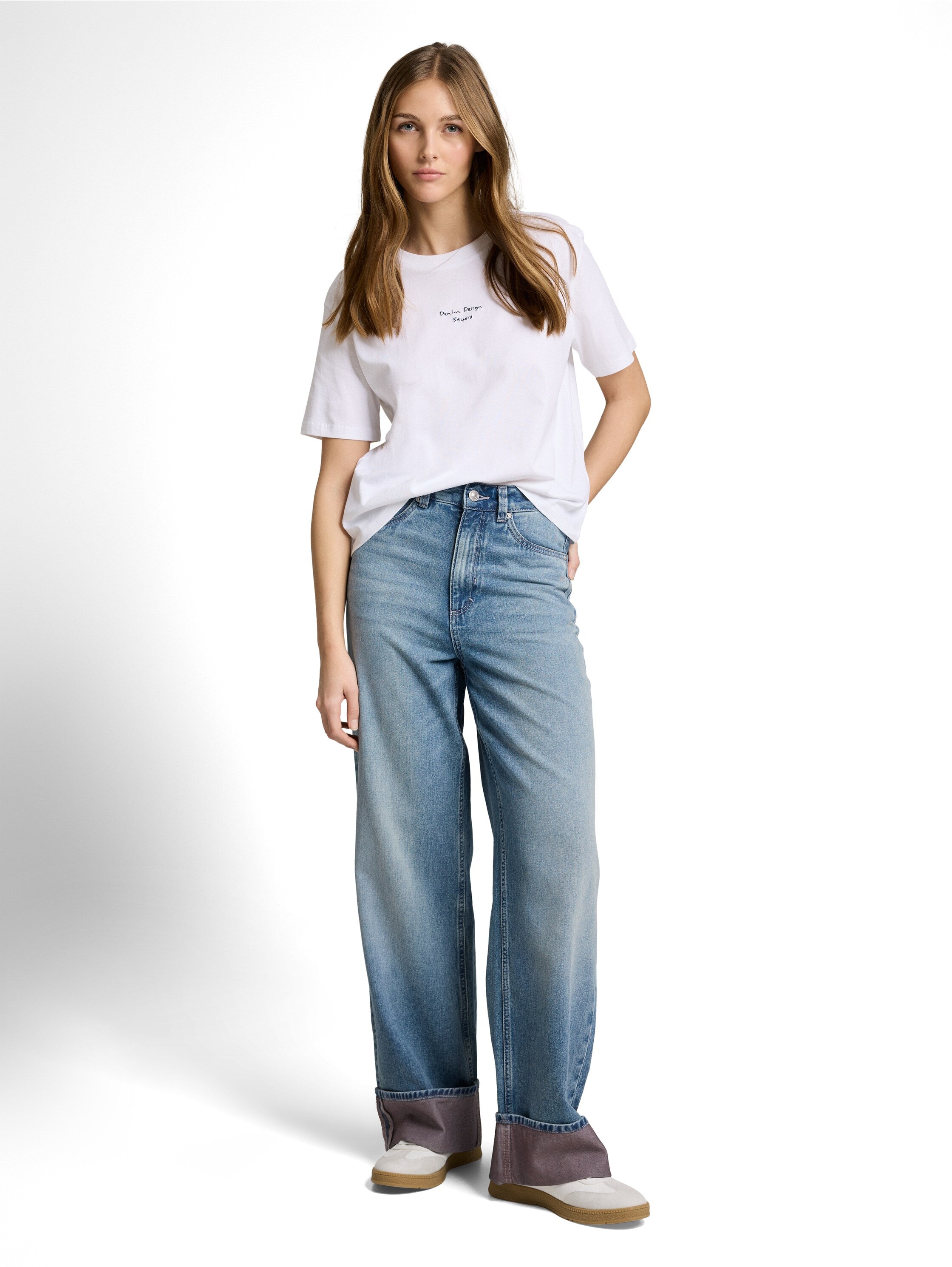 Boxy Fit T-Shirt mit Stickerei