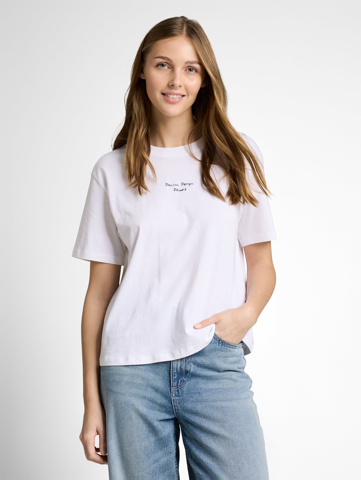 Boxy Fit T-Shirt mit Stickerei