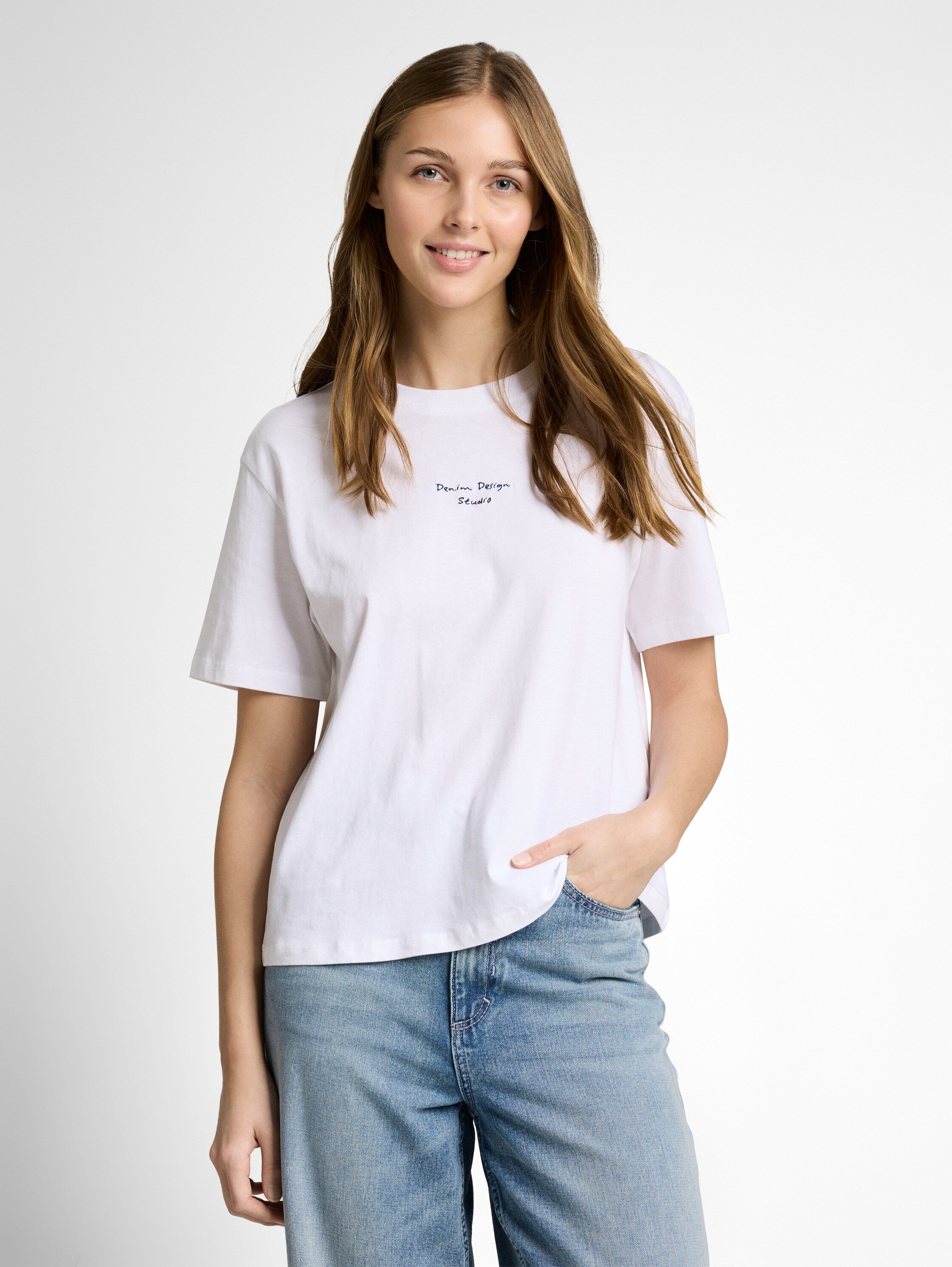 Boxy Fit T-Shirt mit Stickerei