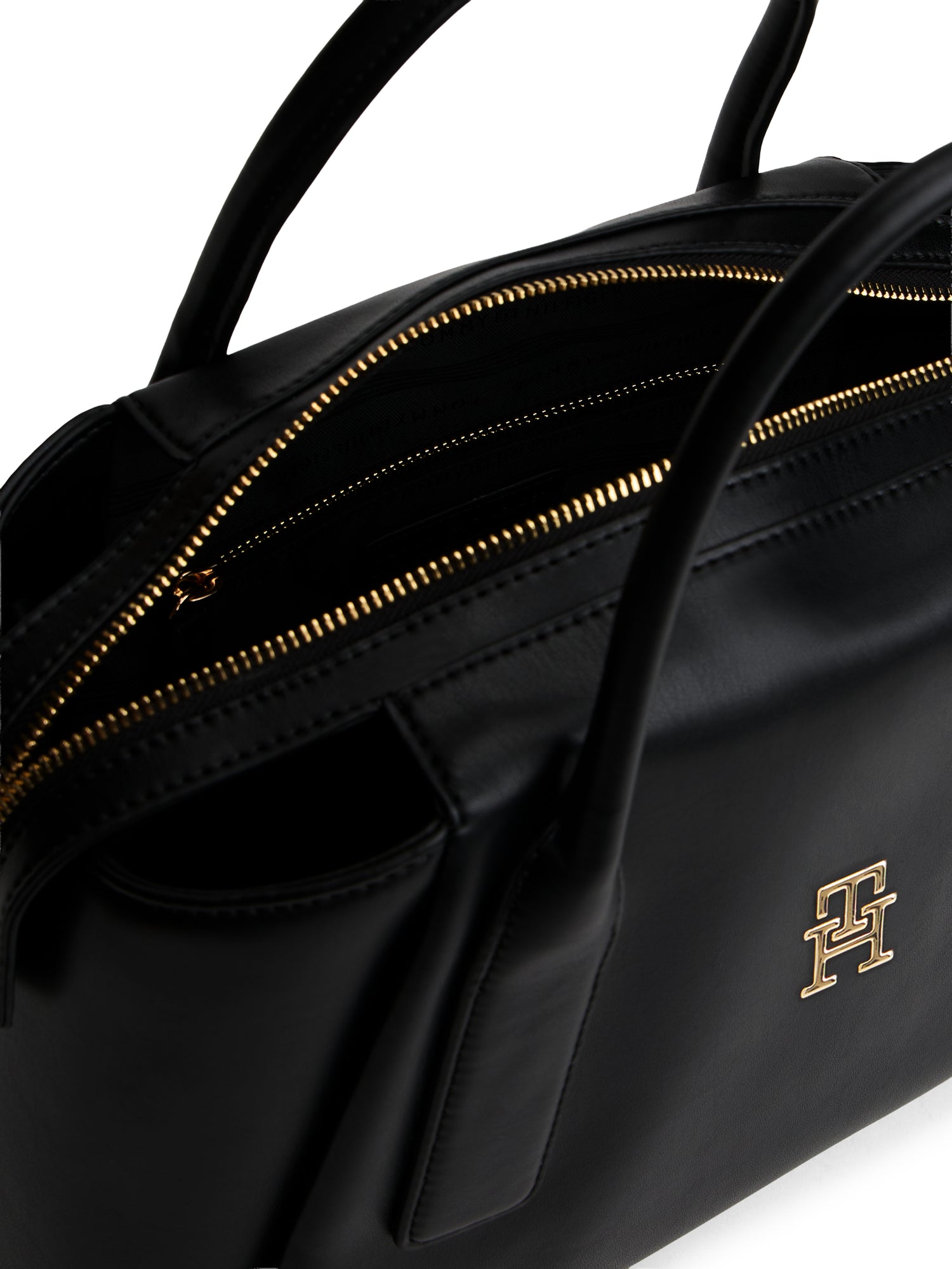 TH ESSENTIAL SATCHEL