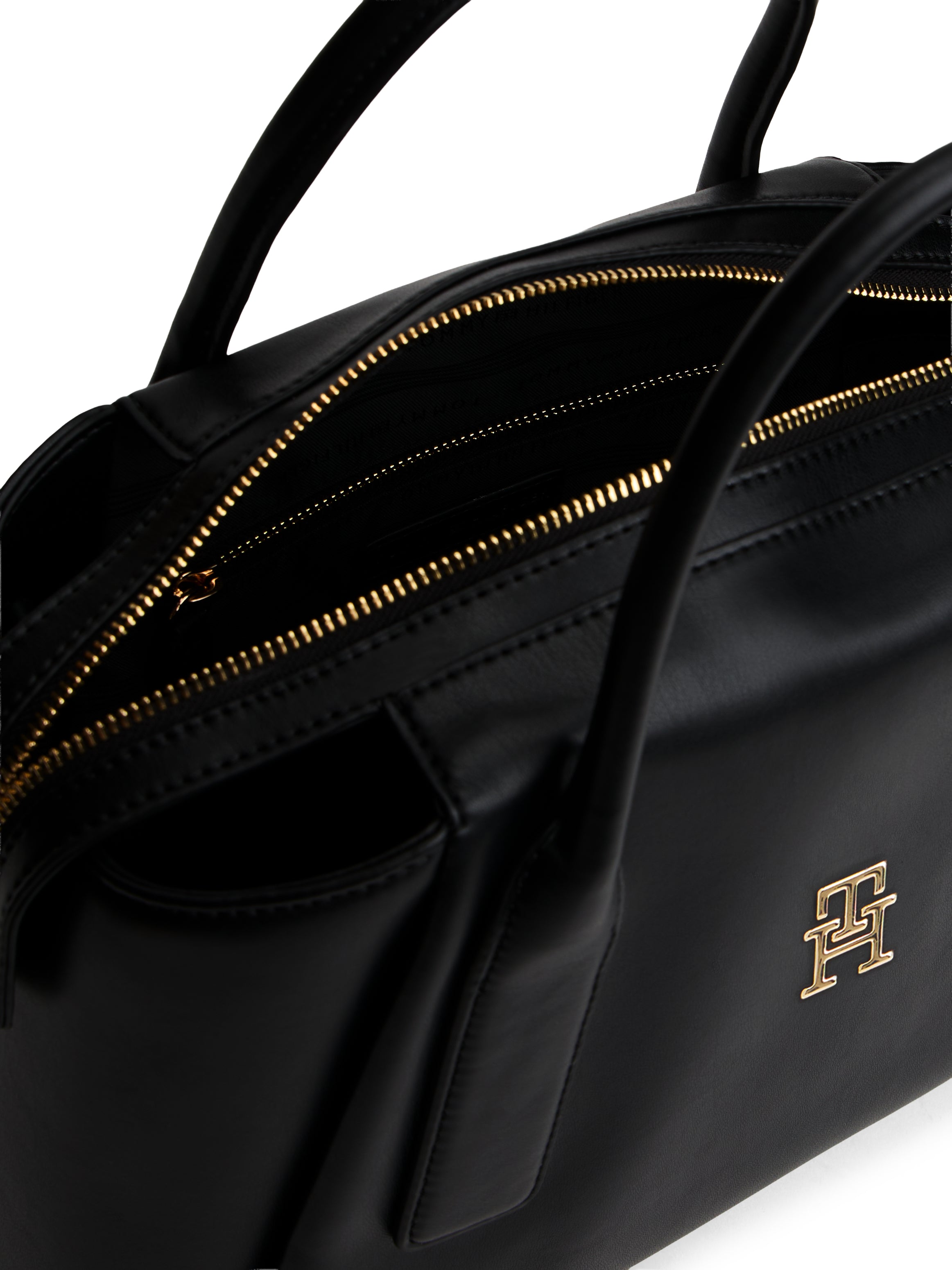 TH ESSENTIAL SATCHEL