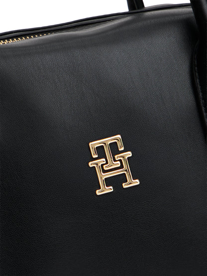 TH ESSENTIAL SATCHEL