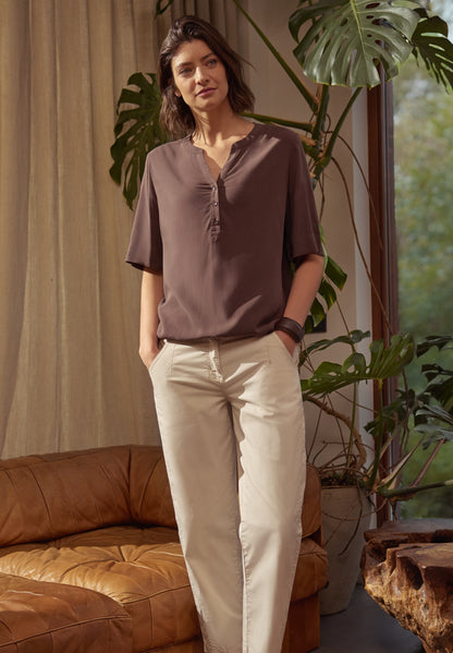 Kurzarm Bluse mit Split Neck