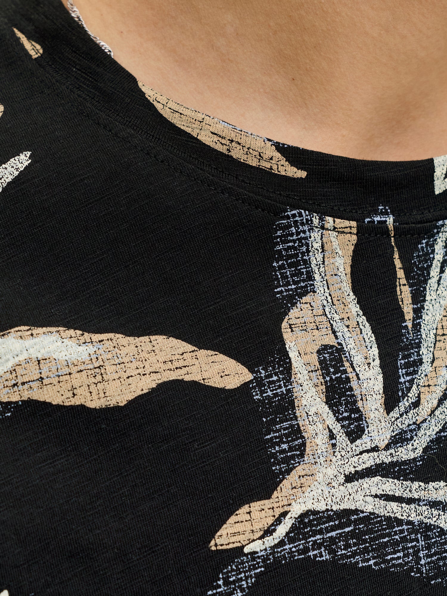 JORMONTAUK AOP TEE CREW NECK