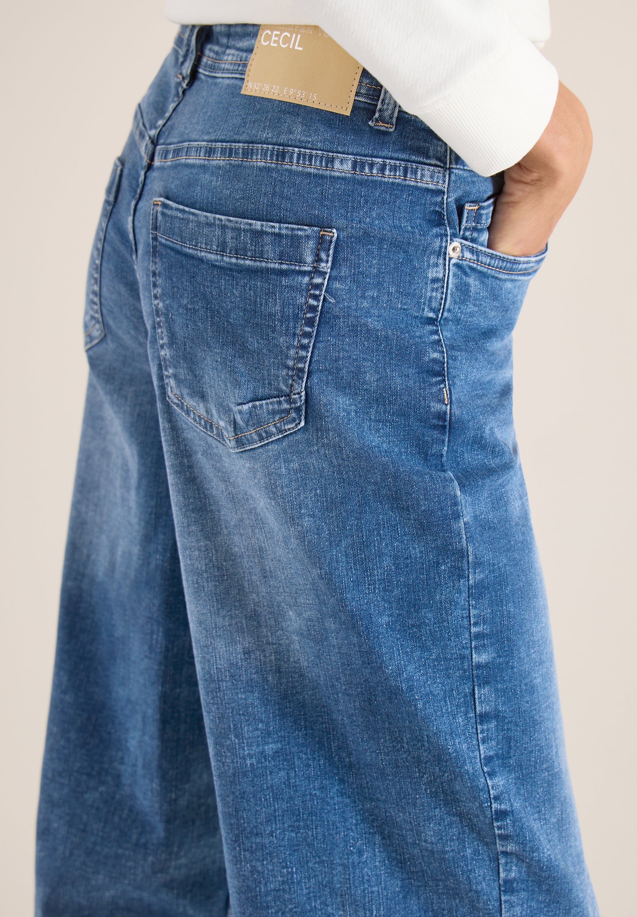 High Waist Barrel Leg Jeans im Loose Fit