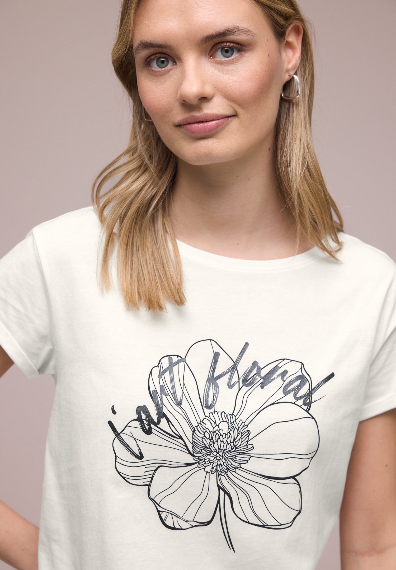 Kurzarm Shirt mit floralem Artwork
