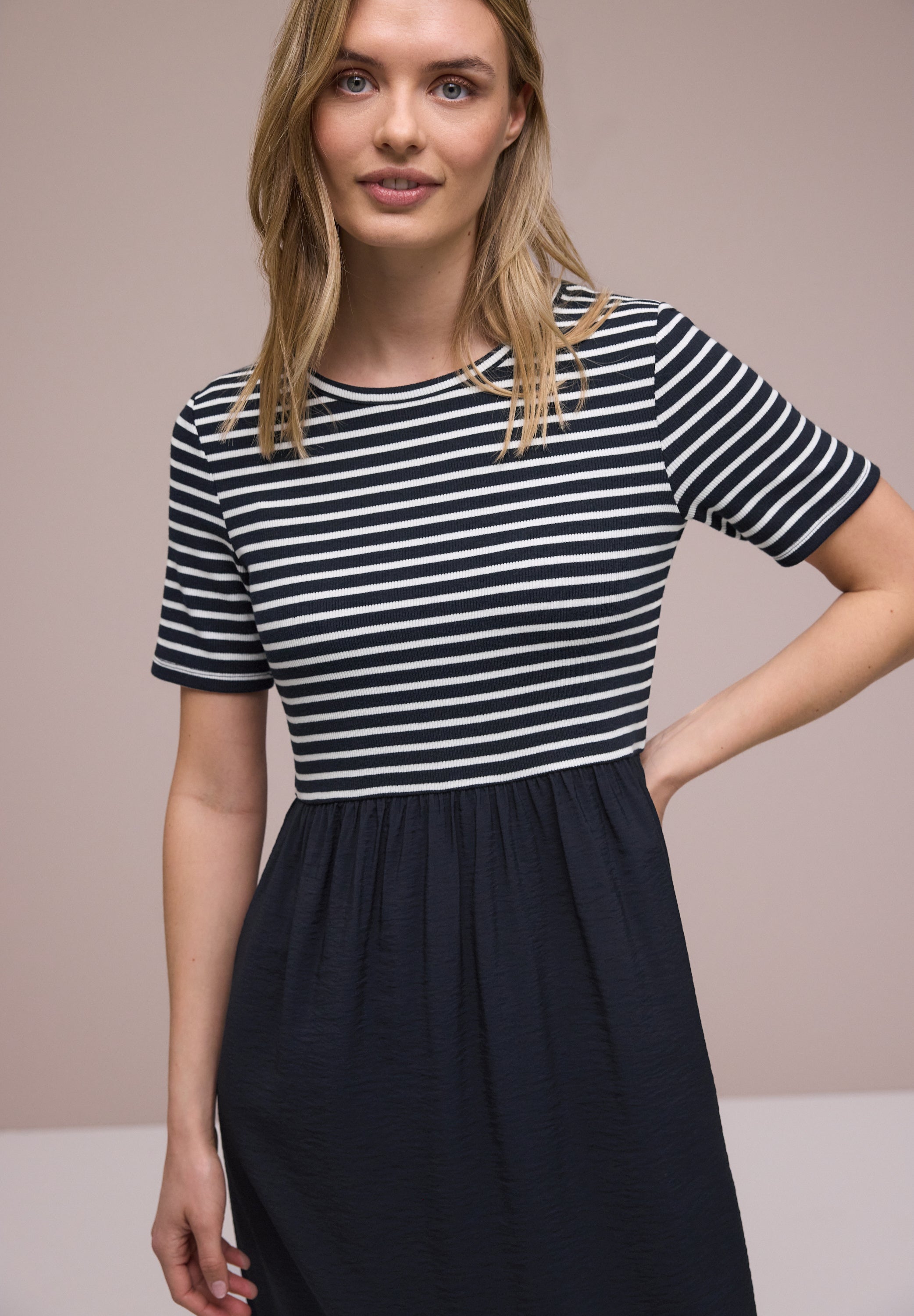 Midi-Kleid mit Strukturmix