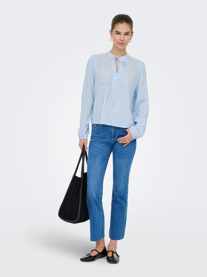 ONLLENNYO LS EMBROID V-NECK TOP NOOS WVN