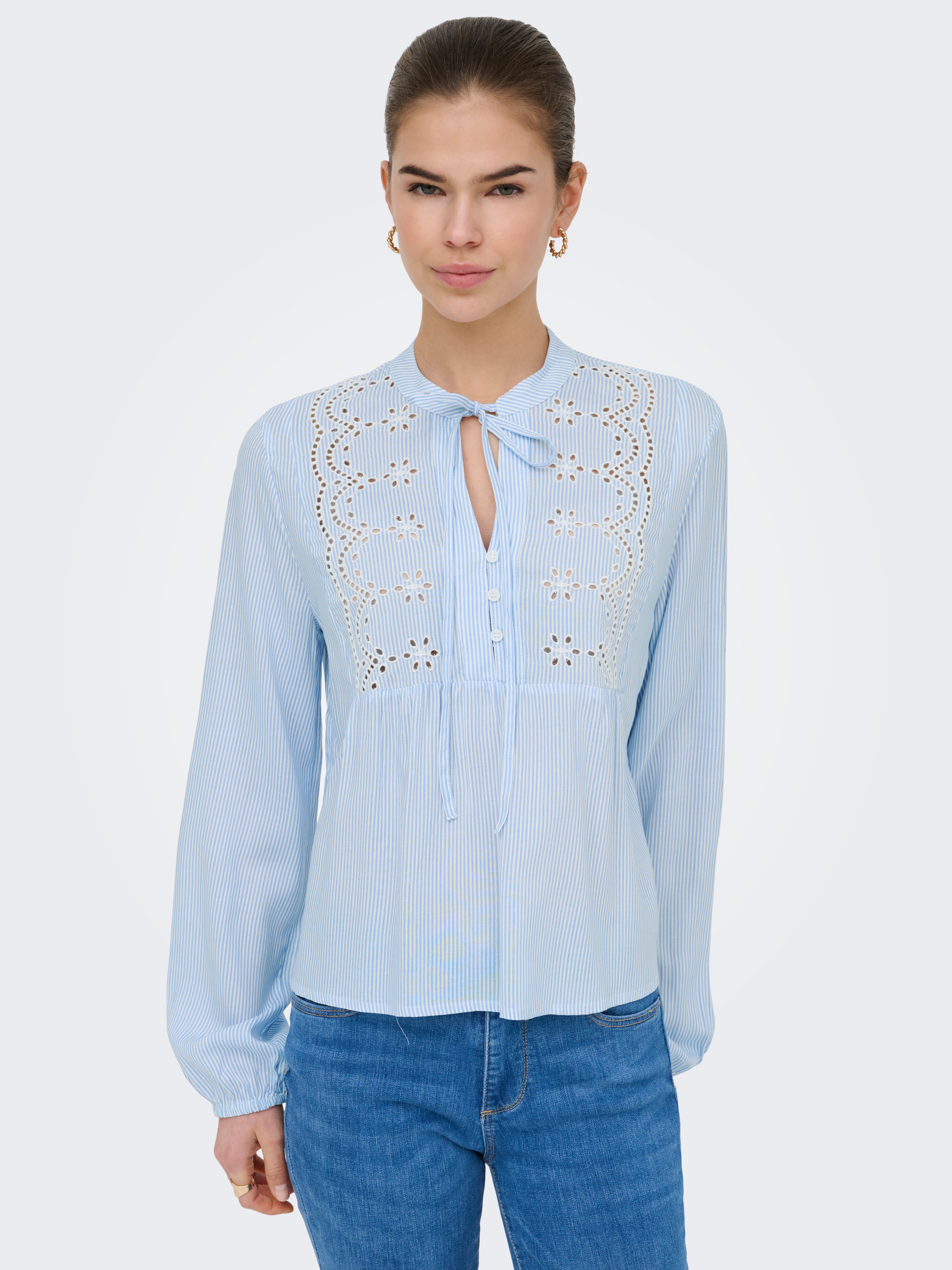 ONLLENNYO LS EMBROID V-NECK TOP NOOS WVN