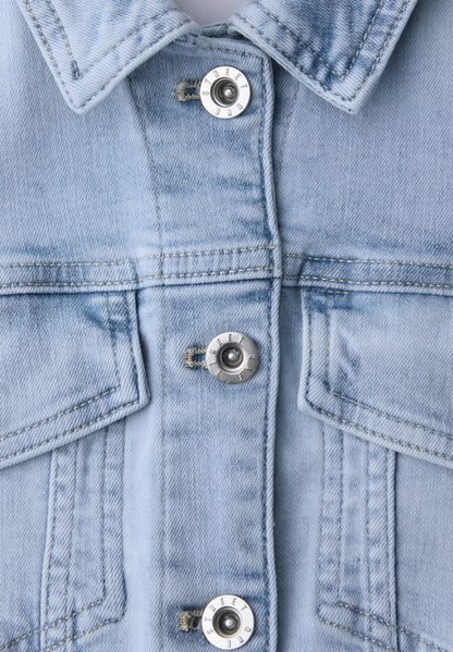 Jeansjacke mit Brusttaschen und Knöpfen