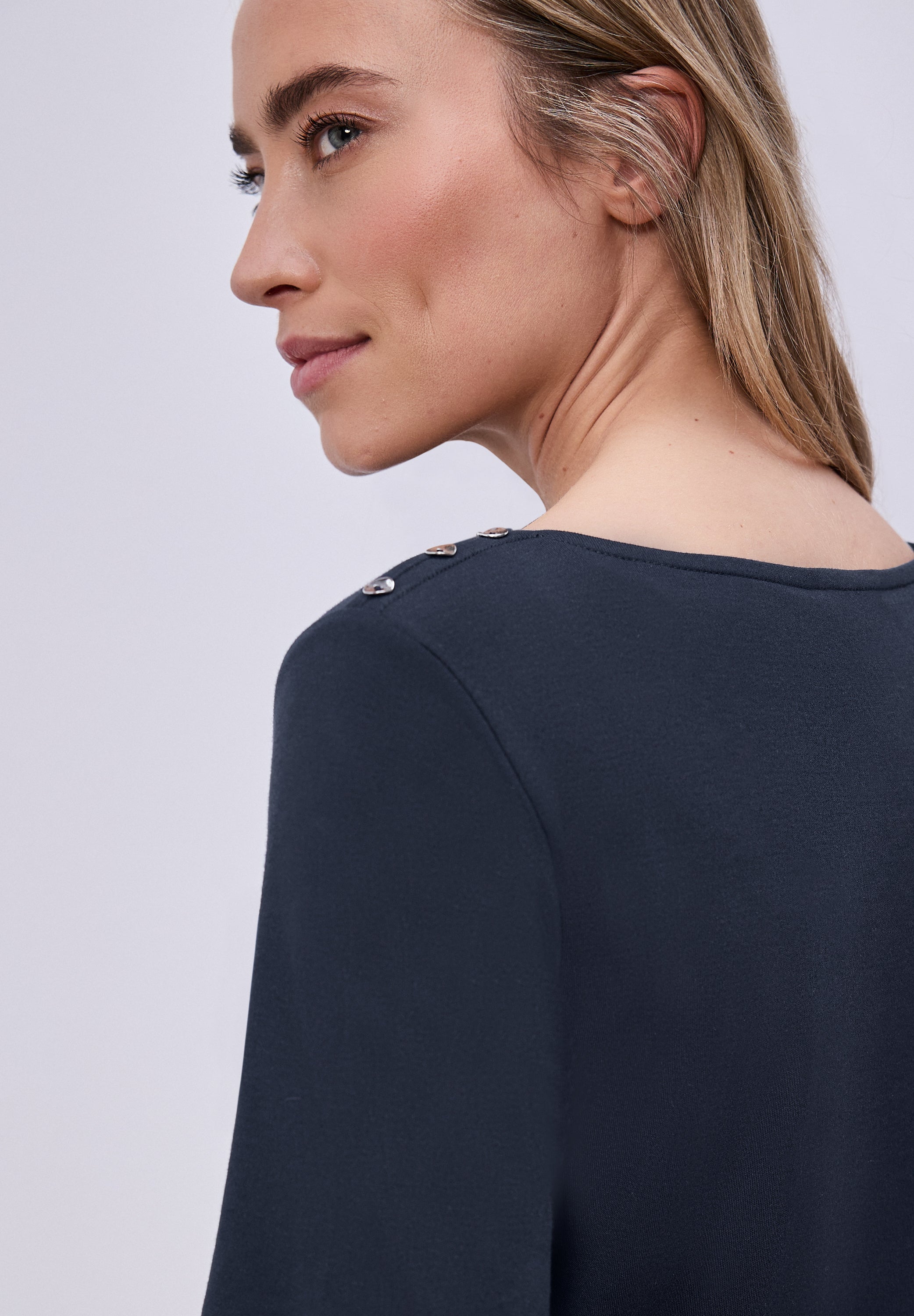 Kurzarm Shirt mit Knopfdetail